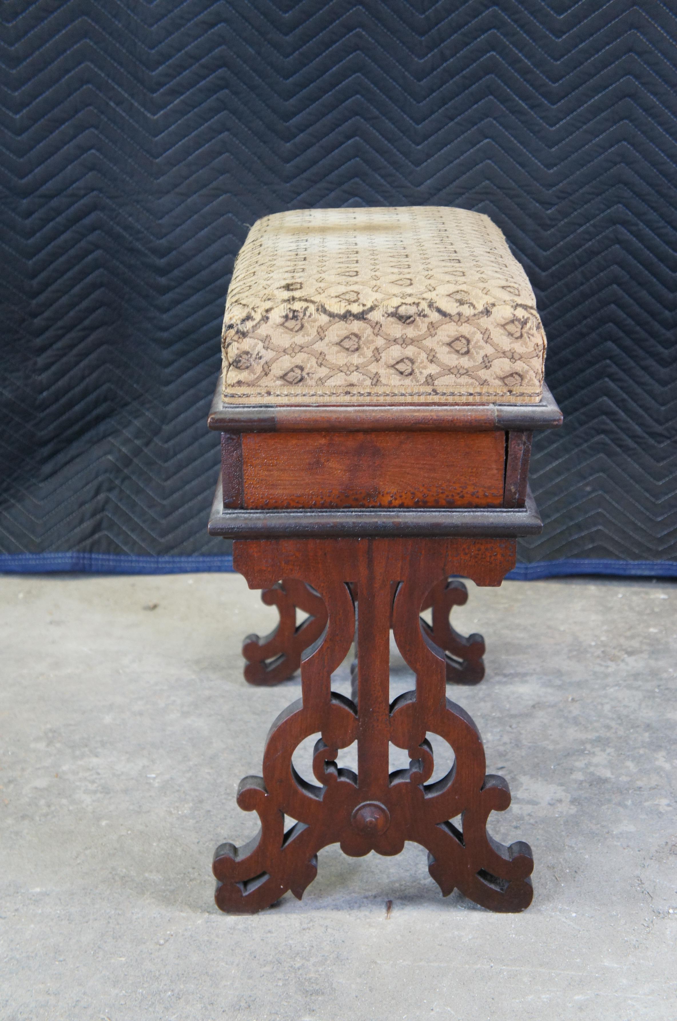Antique Victorian Walnut Flip Top Piano Stool Storage Bench Seat Carved Fretwork In Good Condition In Dayton, OH