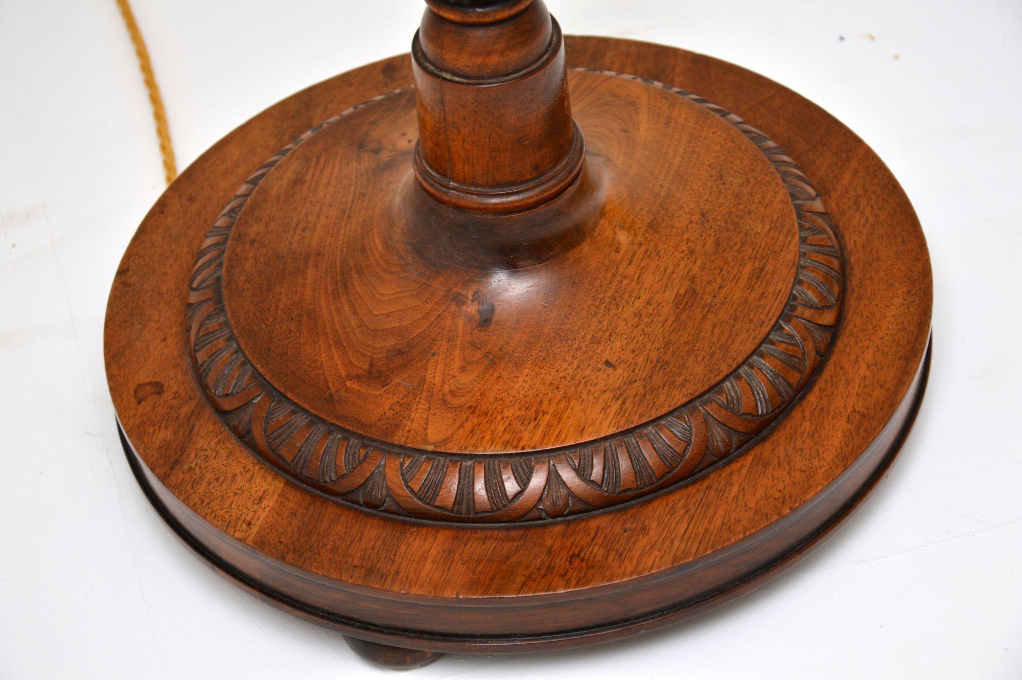 Antique Victorian Walnut Floor Lamp In Good Condition In London, GB