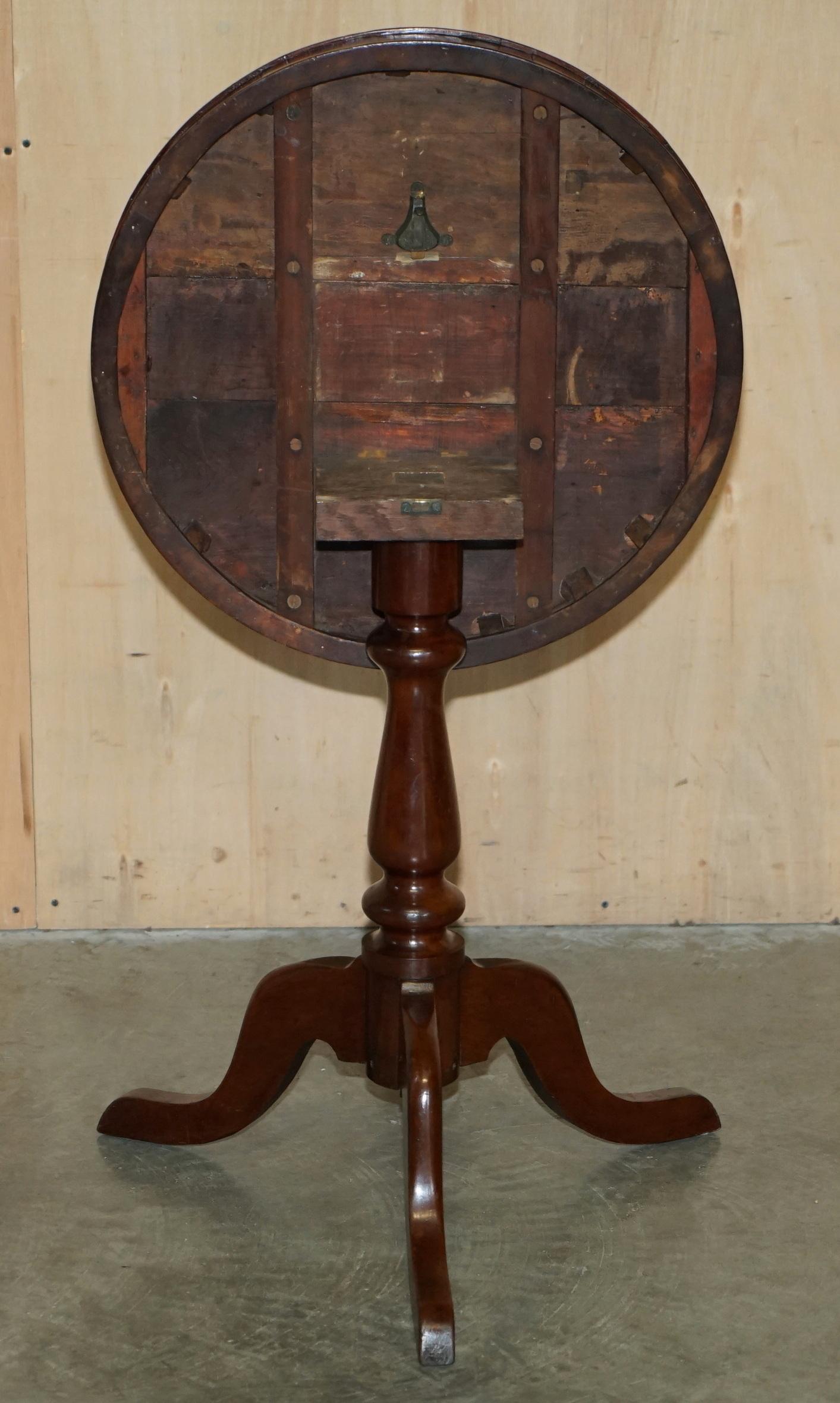 ANTIQUE ViCTORIAN WALNUT & HARDWOOD PARQUETRY INLAID TiLT TOP CHESS GAMES TABLE 7