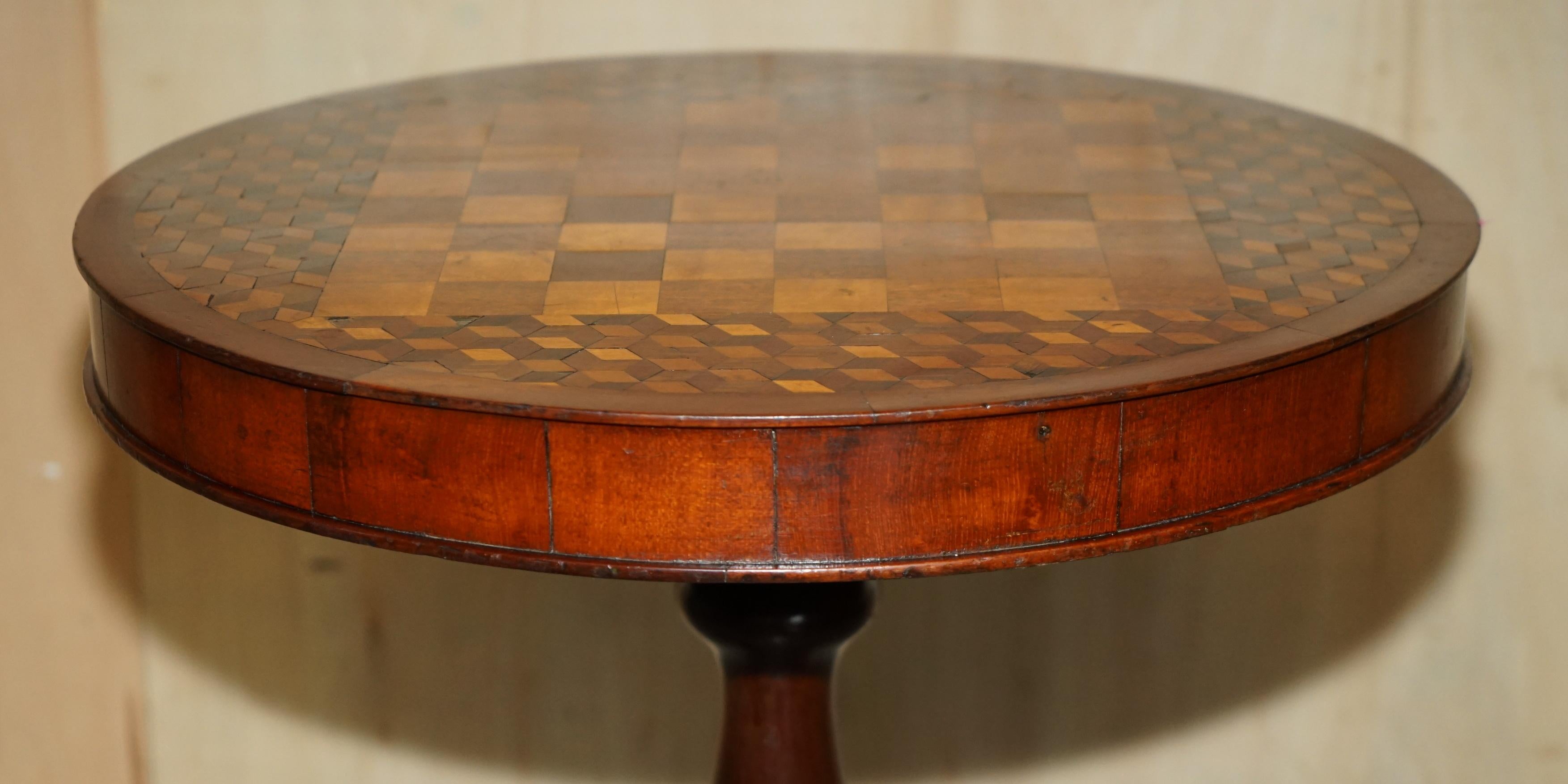 Hardwood ANTIQUE ViCTORIAN WALNUT & HARDWOOD PARQUETRY INLAID TiLT TOP CHESS GAMES TABLE