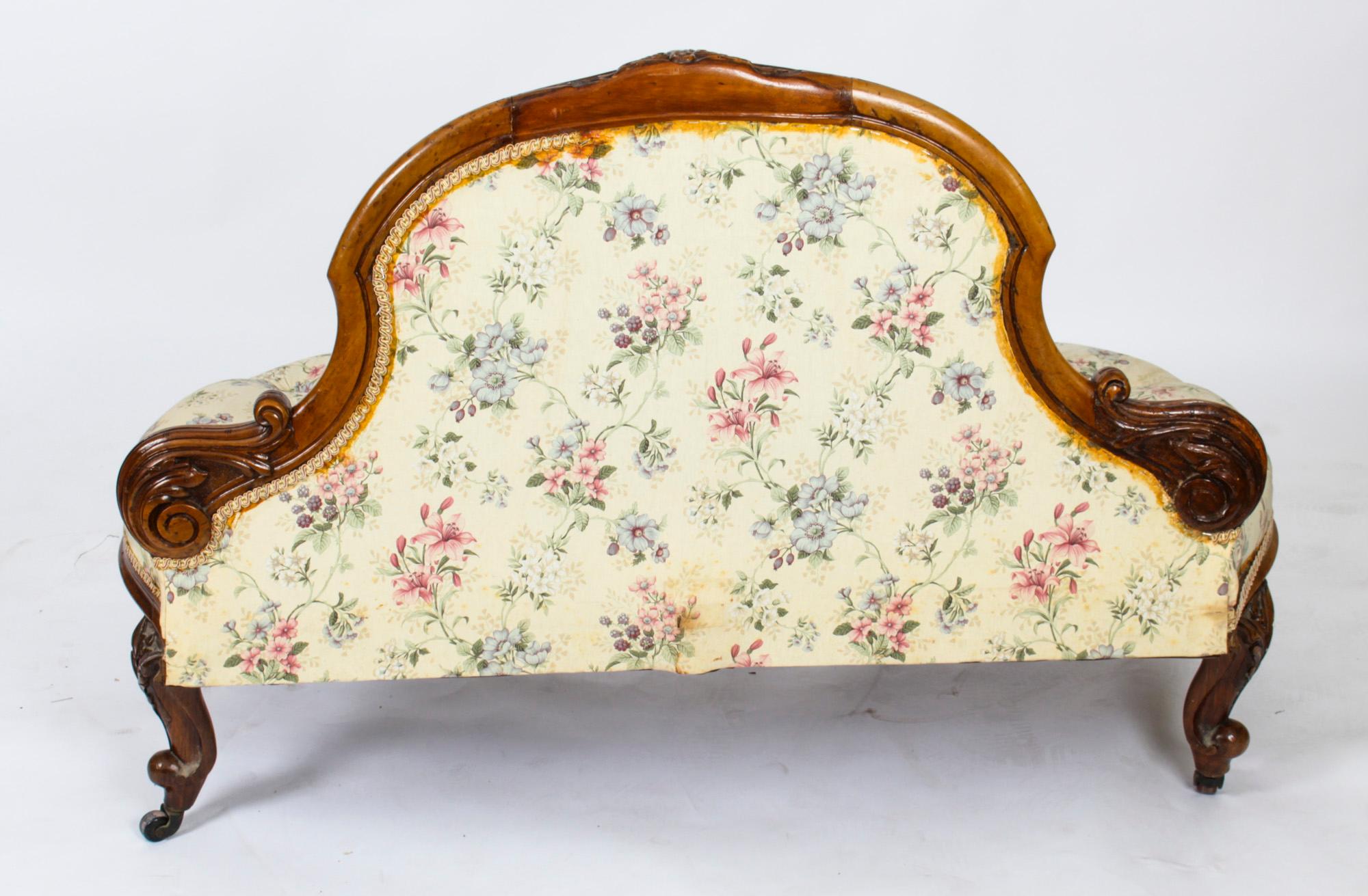 English Antique Victorian Walnut Love Seat Conversation Settee, 19th Century