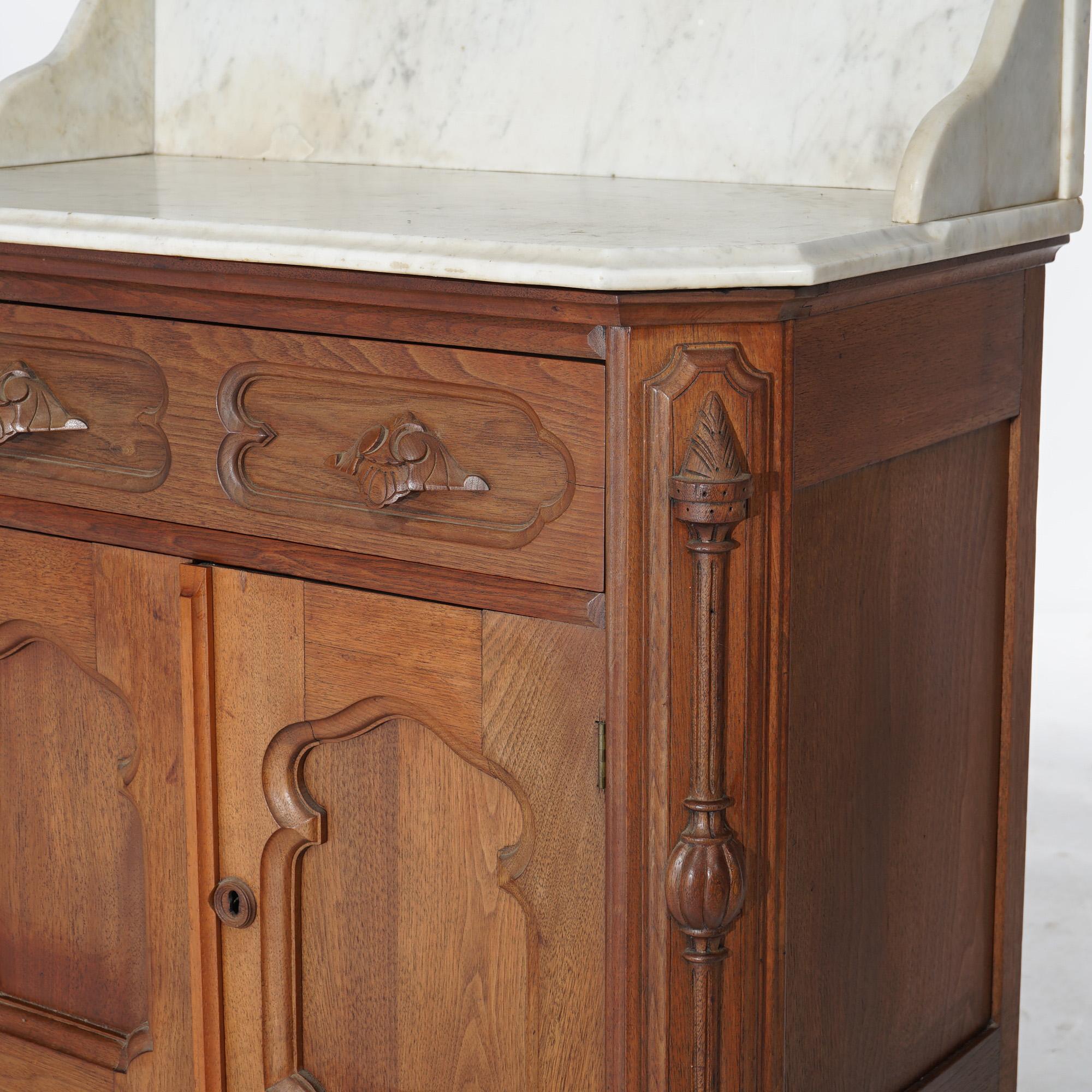 Antike viktorianische Nussbaum Marmor Top Kommode Wash Stand CIRCA 1880 (amerikanisch) im Angebot