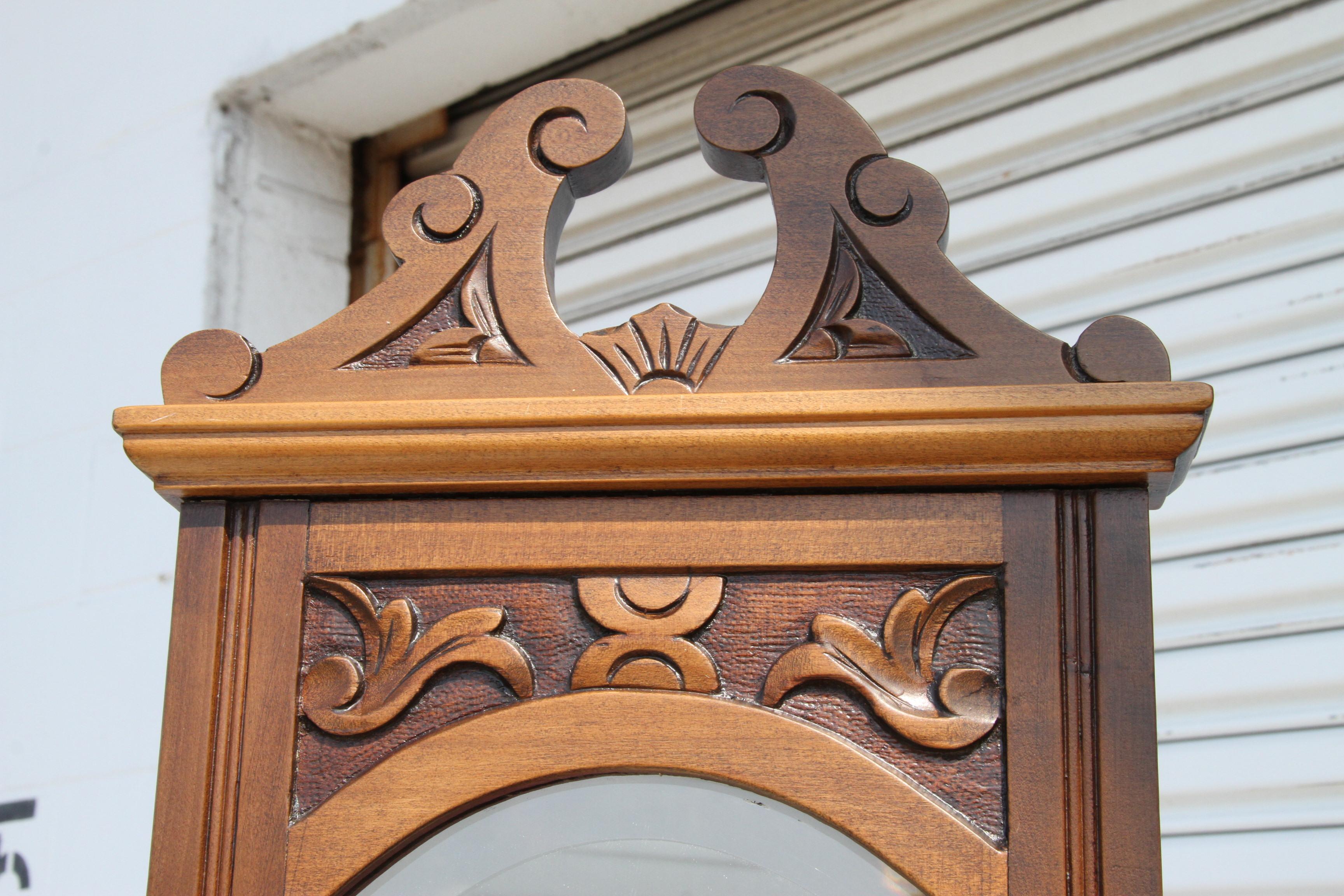 Antique Victorian Walnut Mirrored Vanity Dresser

This stunning vanity has a 3 mirrors with 2 positionable. and includes a concealed jewelry drawer flanked by 2 smaller drawers on either side. Rosewood accents.
Four drawers below with richly