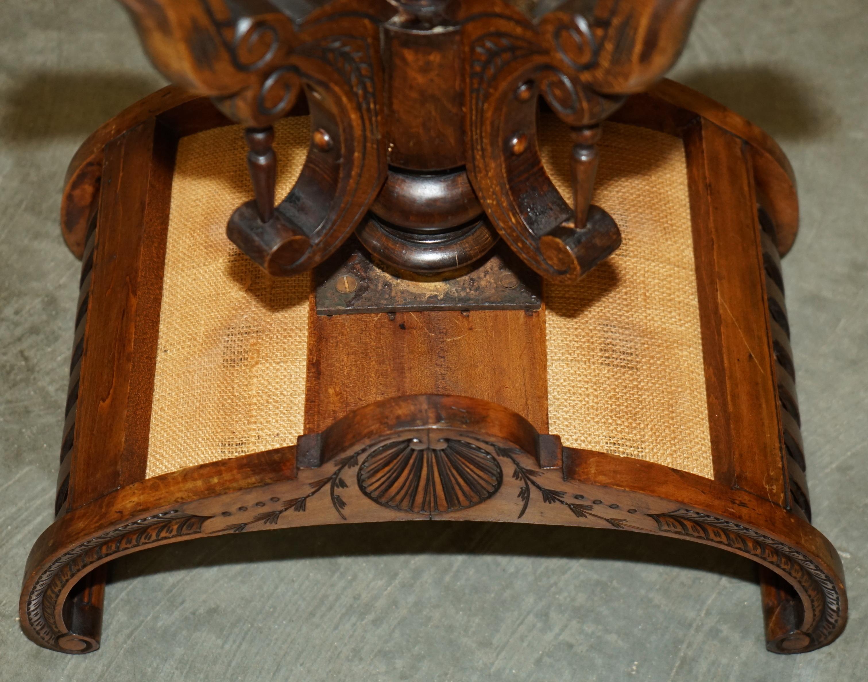ViCtorian WALNUT MUSIC DRESSING TABLE STOOL DECORATIVE BASE CURVED SEAT ANTIQUE en vente 11