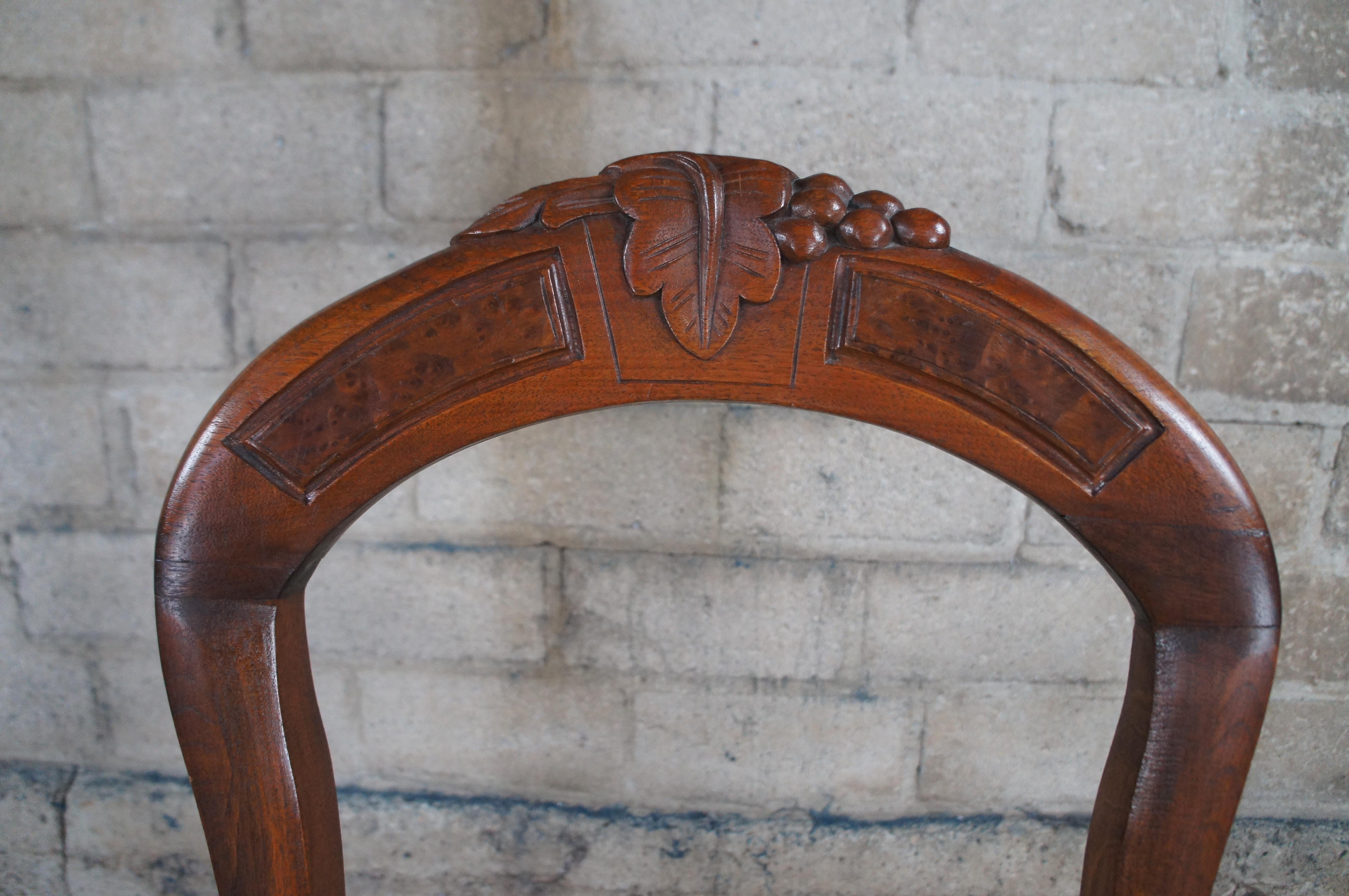 Silla auxiliar de comedor antigua victoriana de nogal con respaldo en globo siglo XIX en venta