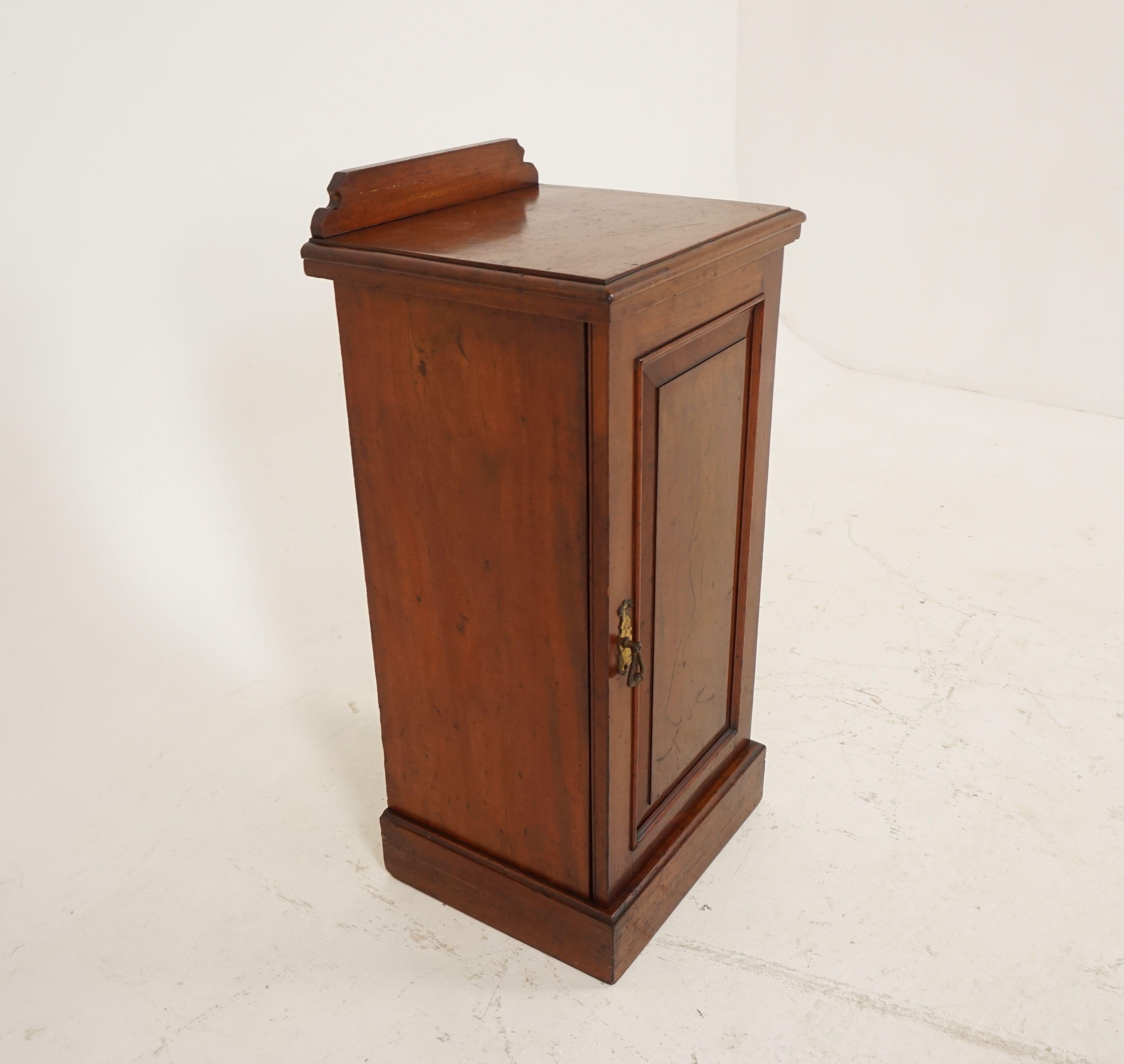 Antique Victorian Walnut Nightstand, Bedside, Lamp Table, Scotland 1890, B2100 In Good Condition In Vancouver, BC