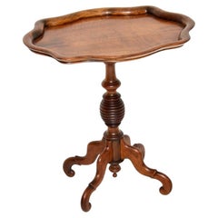 Antique Victorian Walnut Occasional Side Table Antique Victorian Walnut Occasional Side Table