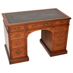 Antica scrivania vittoriana in noce con piedistallo di Howard and Sons