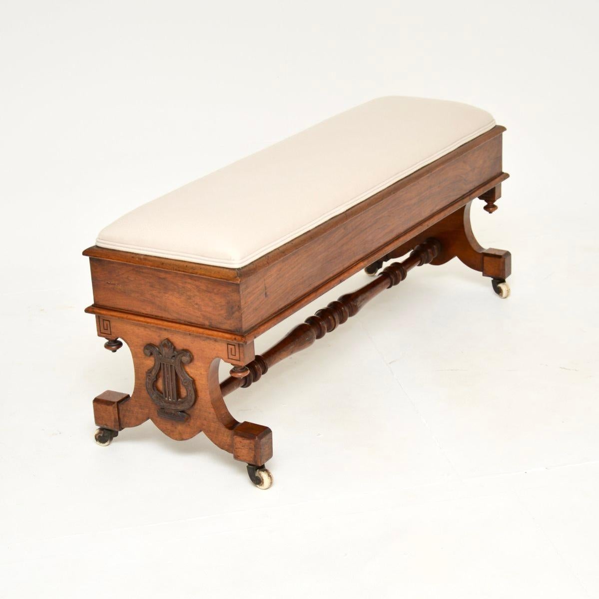 Antique Victorian Walnut Piano Duet Stool / Bench In Good Condition For Sale In London, GB