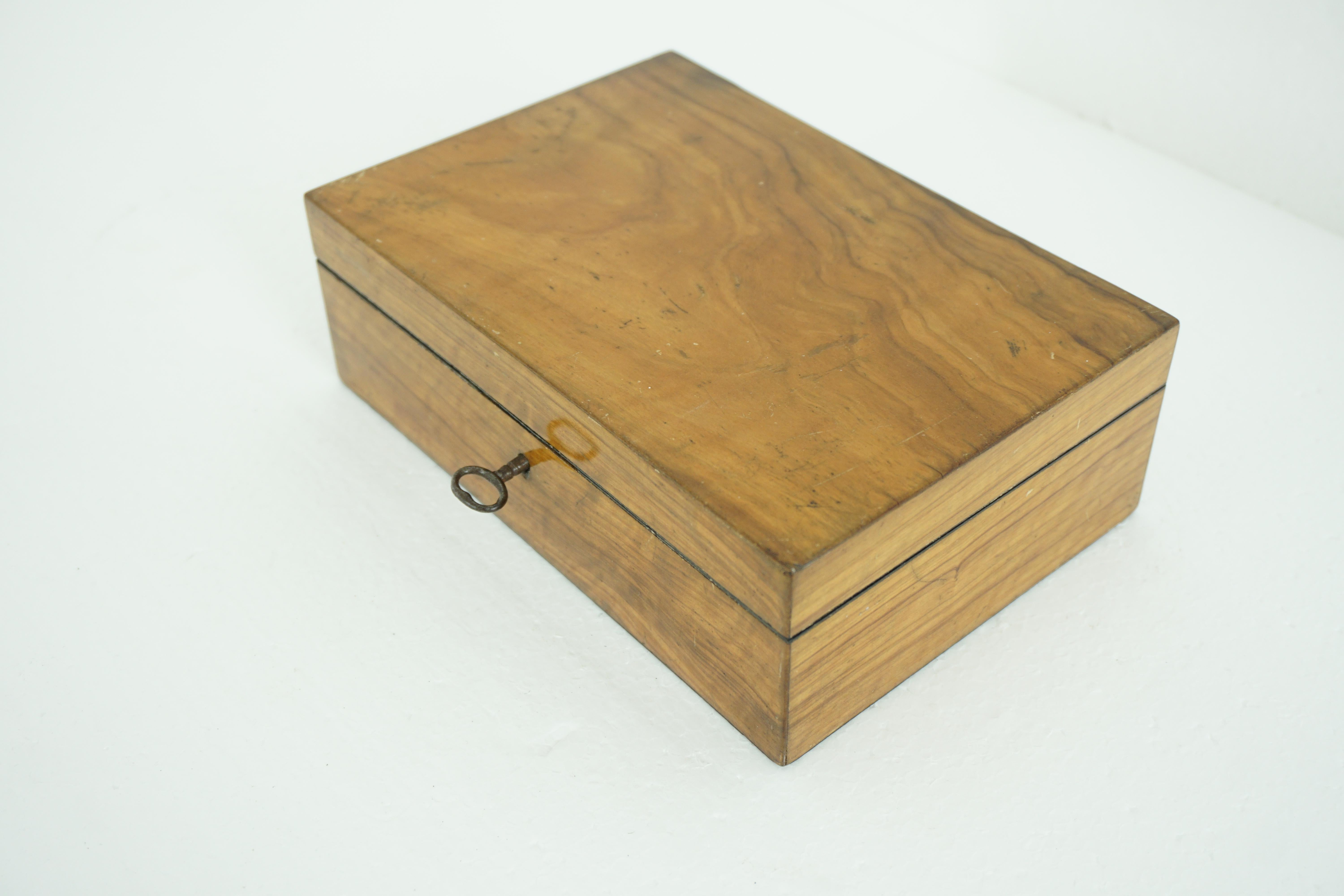 Antique Victorian walnut sewing box, Scotland 1880 1961

Scotland

1880

Solid walnut

Original finish

Rectangular top

Lid lifts up to reveal lined interior

with five mother of pearl

Thread corners

Three bonetools, spool,