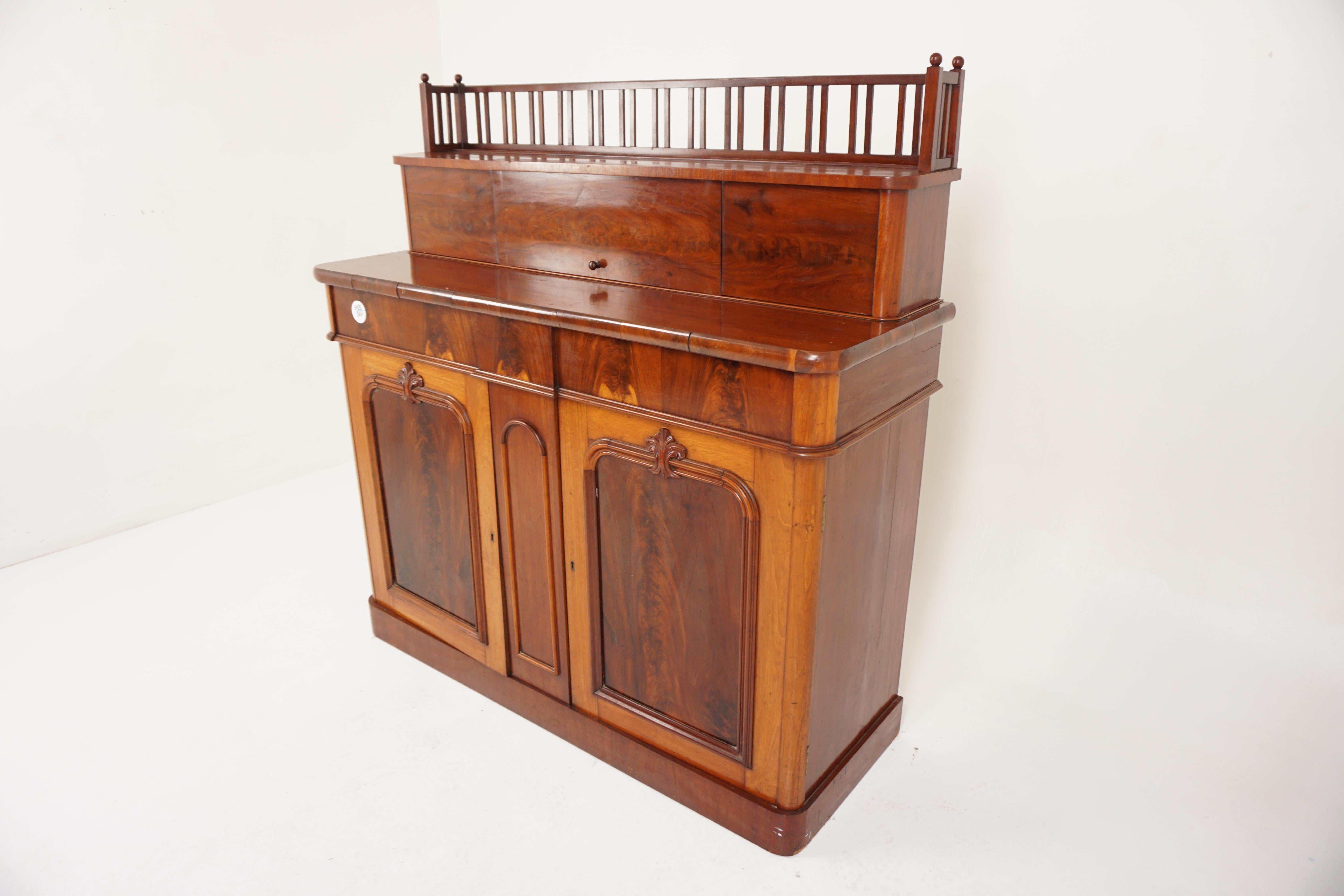 Antique Victorian walnut sideboard, chiffonier, buffet, Scotland 1870, H781

$2250
Scotland 1870
Solid walnut and veneers
Original finish.

3 Quarter open gallery on top
Central slide out drawer underneath with storage space
Has rectangular