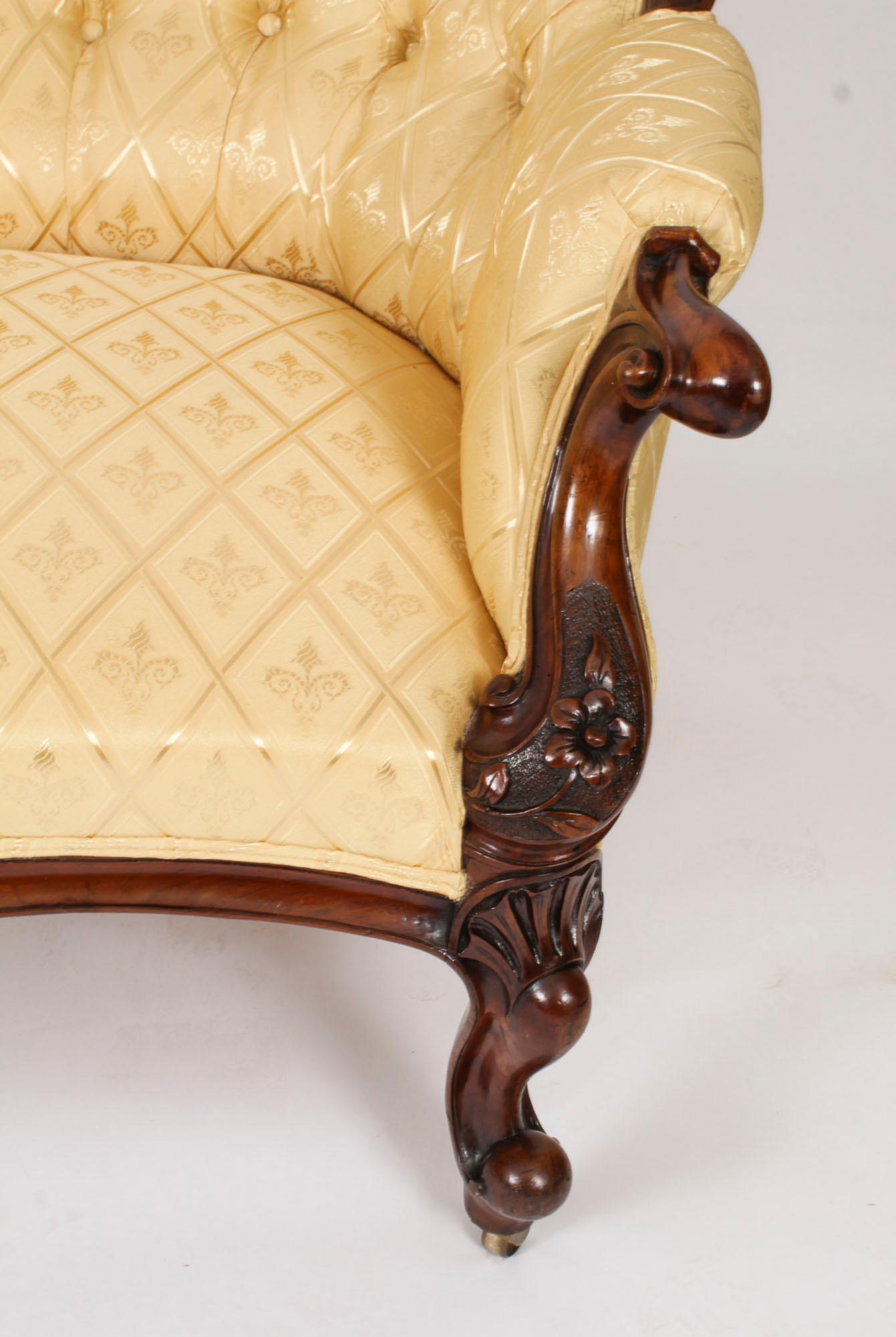 Antique Victorian Walnut Sofa Chaise Longue Settee 19th Century en vente 7