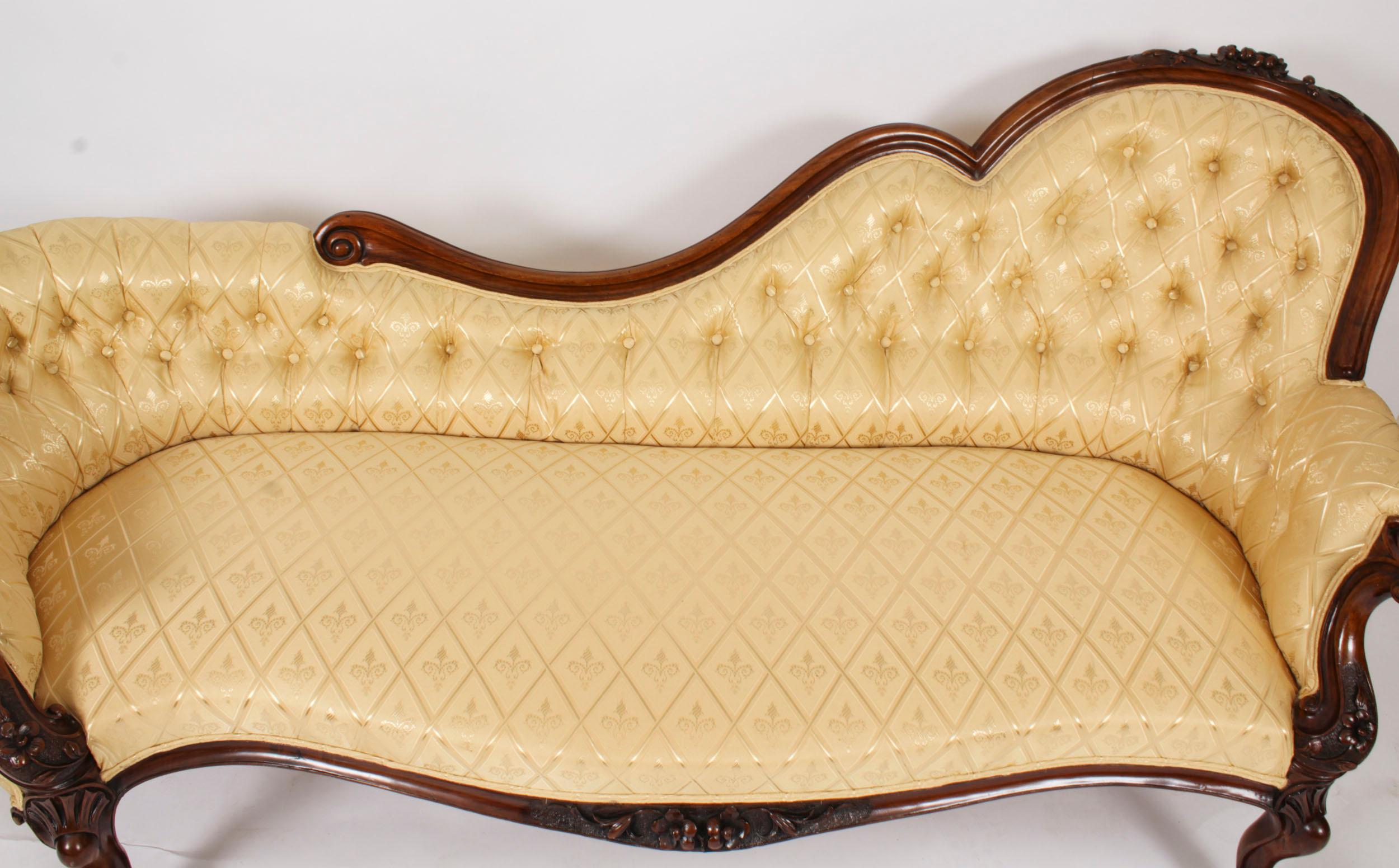 Milieu du XIXe siècle Antique Victorian Walnut Sofa Chaise Longue Settee 19th Century en vente