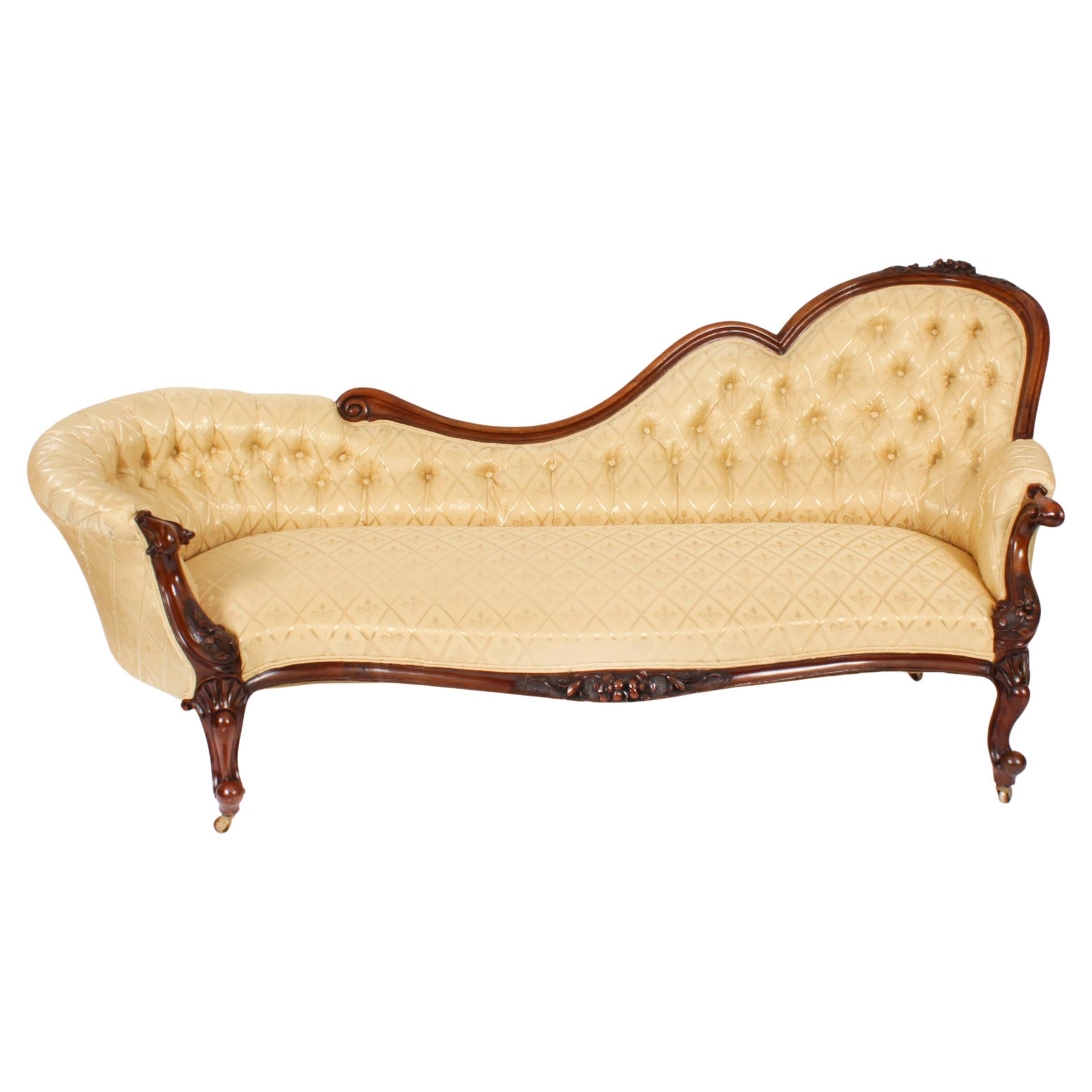Antique Victorian Walnut Sofa Chaise Longue Settee 19th Century en vente
