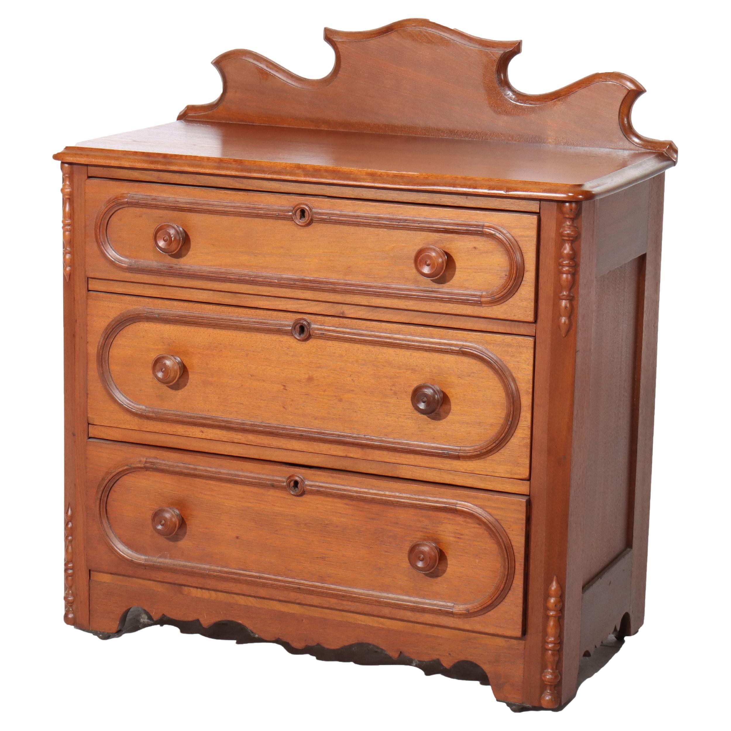Commode victorienne ancienne à trois tiroirs en noyer C1890