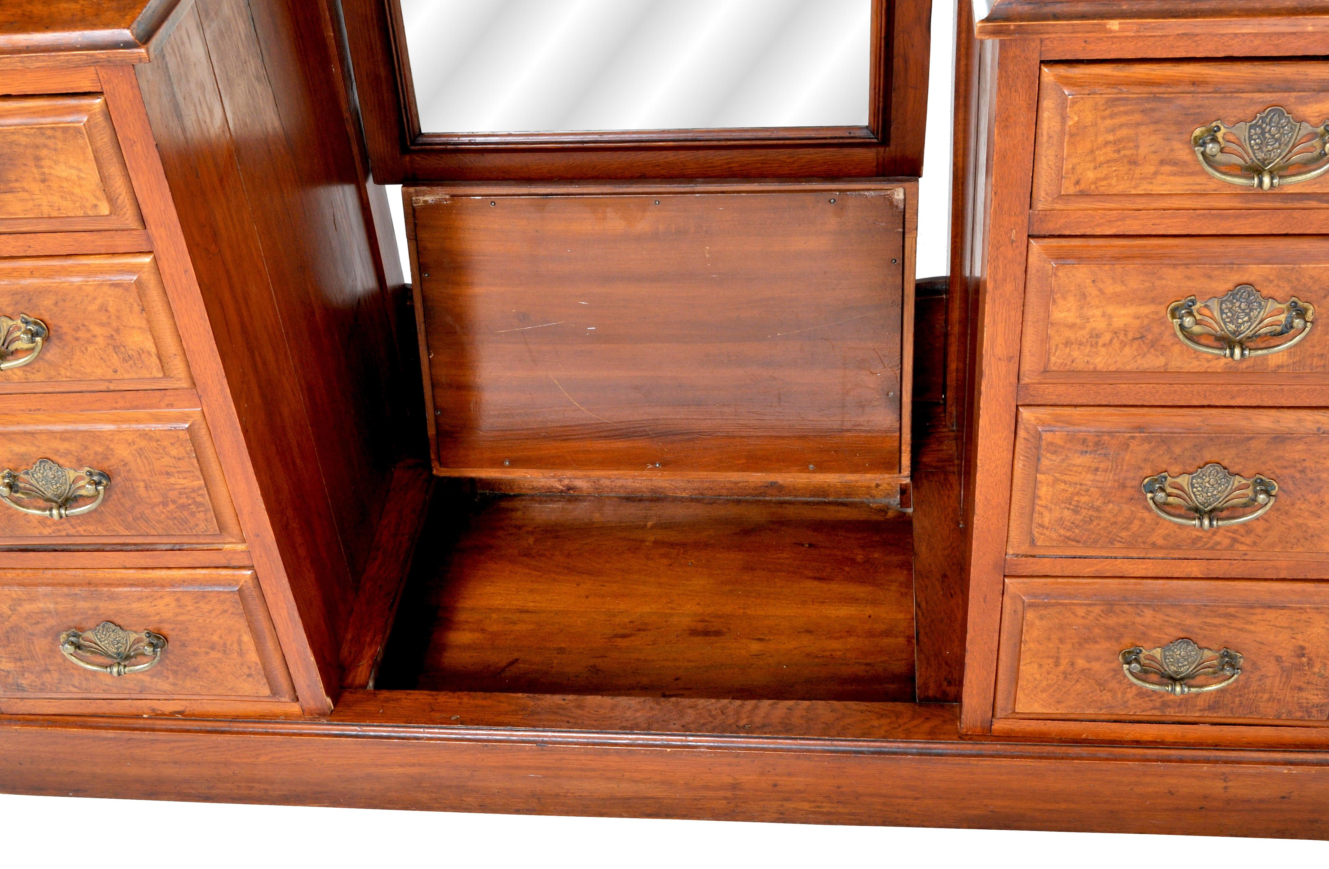 Antique Victorian Walnut Triple Mirror Twin Pedestal Dressing Table Vanity, 1870 3