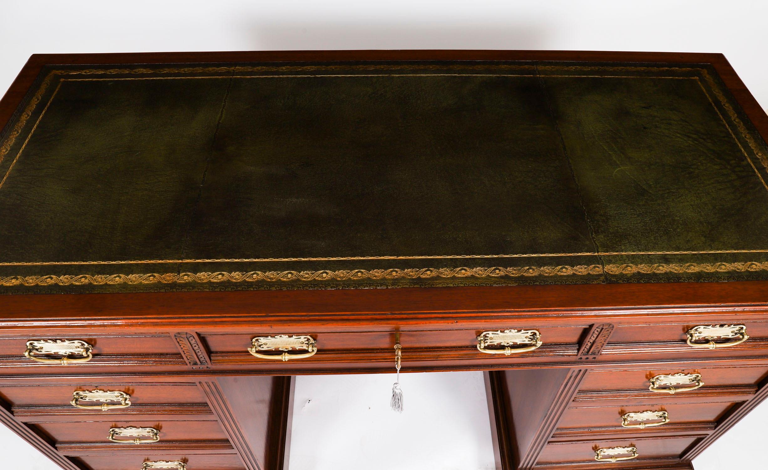 Victorien Ancien bureau victorien à deux pieds en noyer 19ème siècle en vente