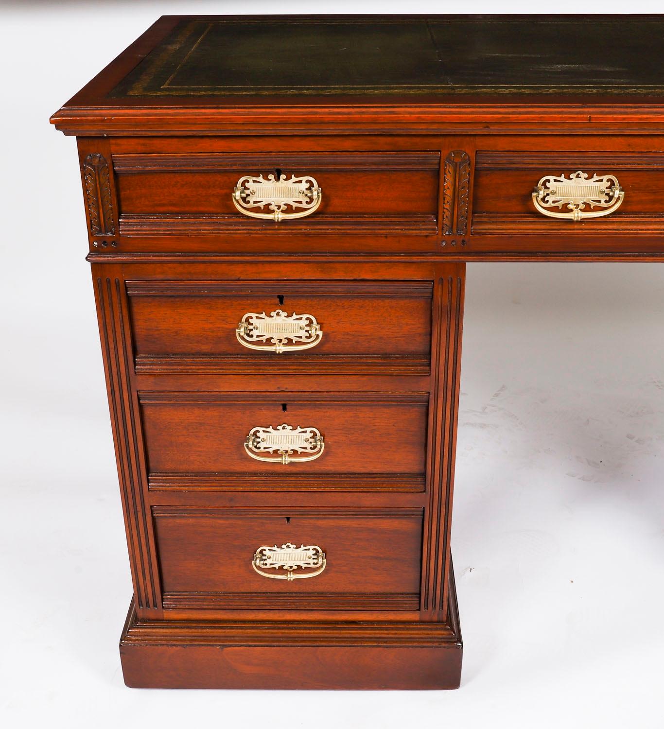 Ancien bureau victorien à deux pieds en noyer 19ème siècle en vente 1