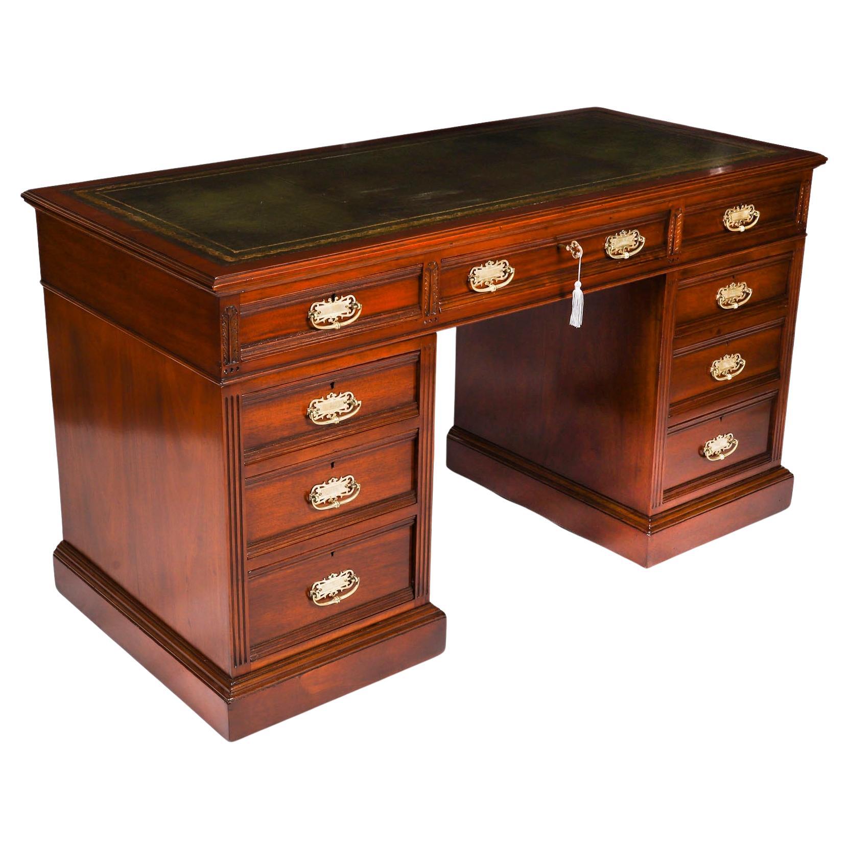 Ancien bureau victorien à deux pieds en noyer 19ème siècle