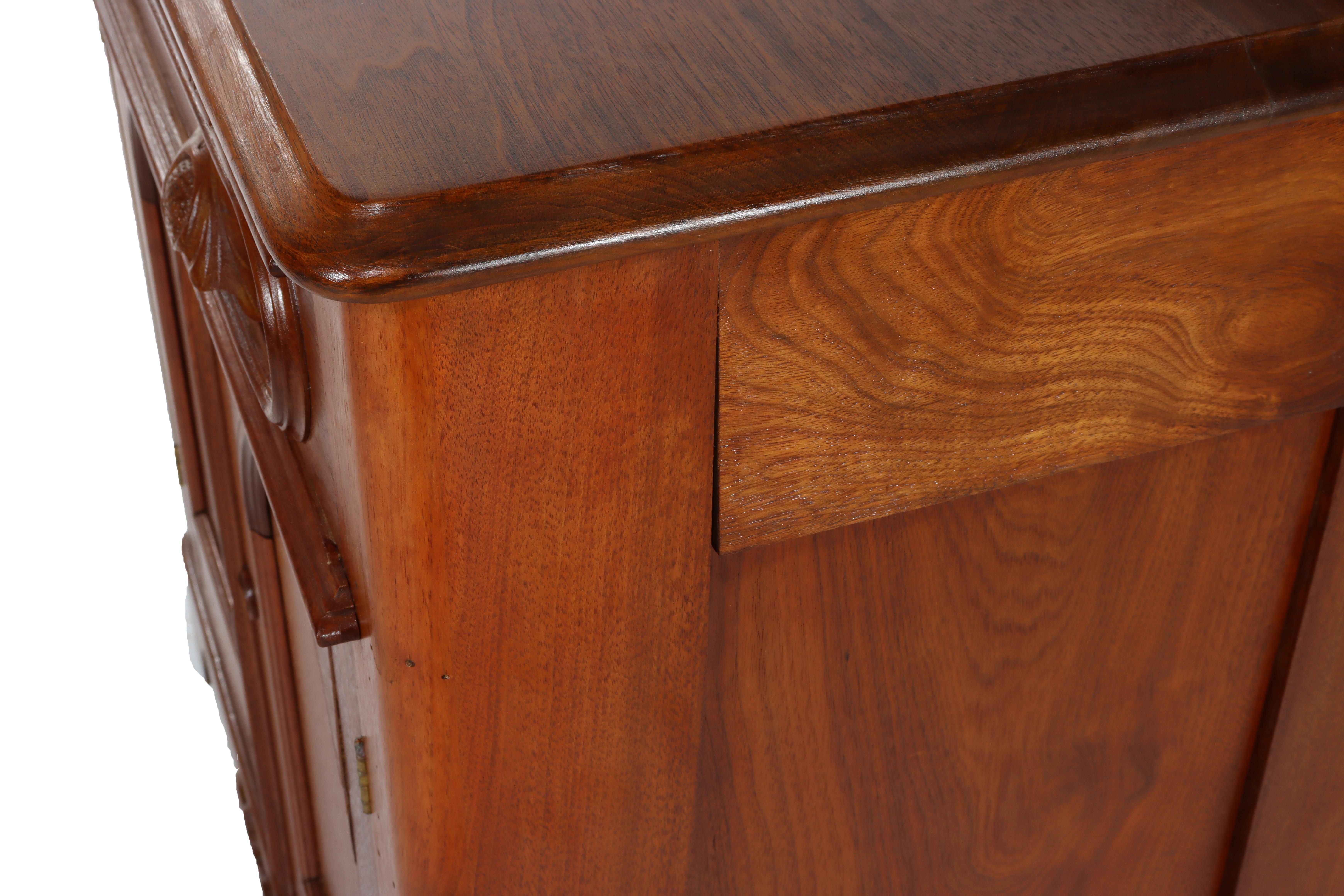 20th Century Antique Victorian Walnut Washstand With Backsplash & Carved Pulls c1900 For Sale