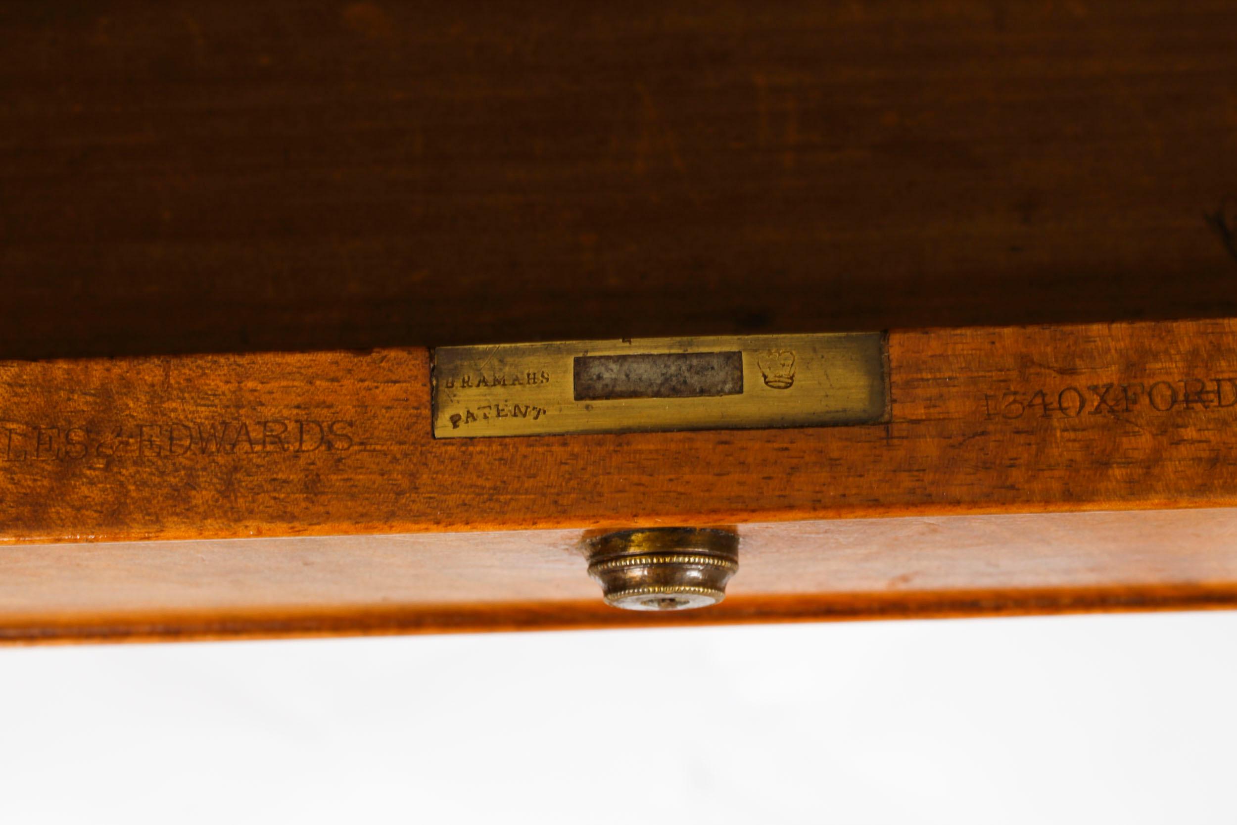Ancienne table à écrire victorienne en noyer Bureau Hindley & Sons 19ème siècle en vente 8