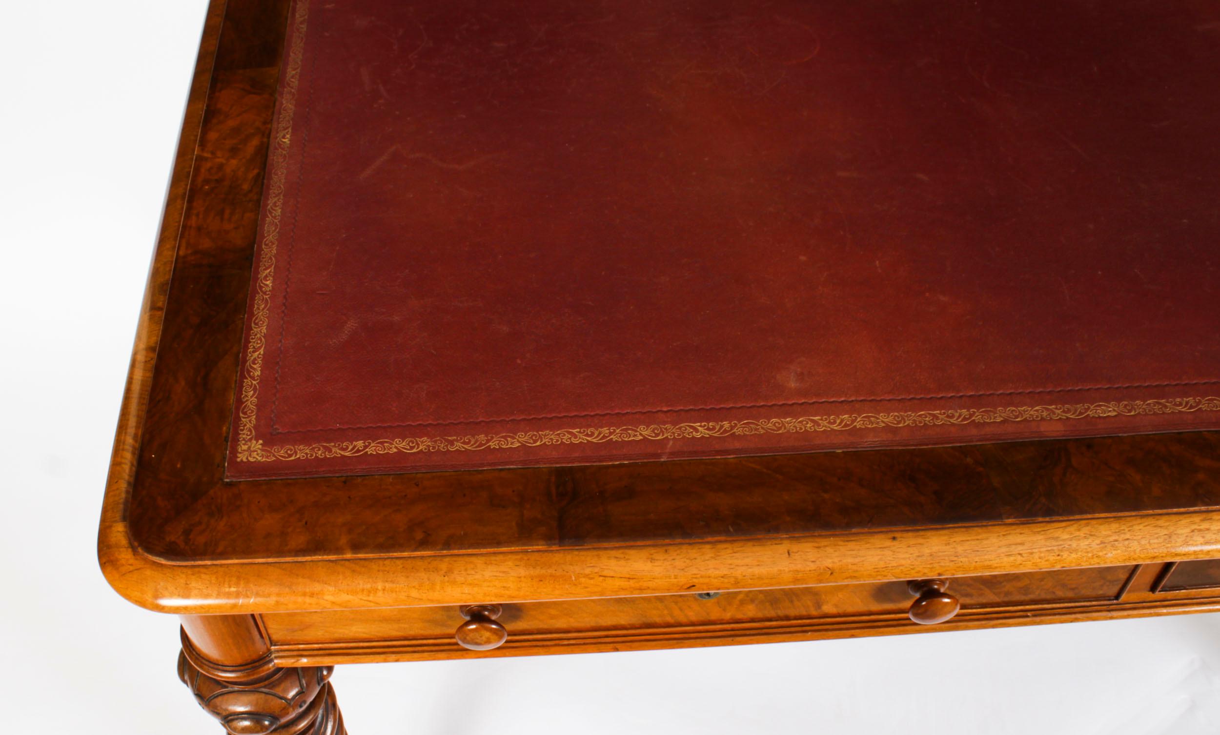 Anglais Ancienne table à écrire victorienne en noyer Bureau Hindley & Sons 19ème siècle en vente