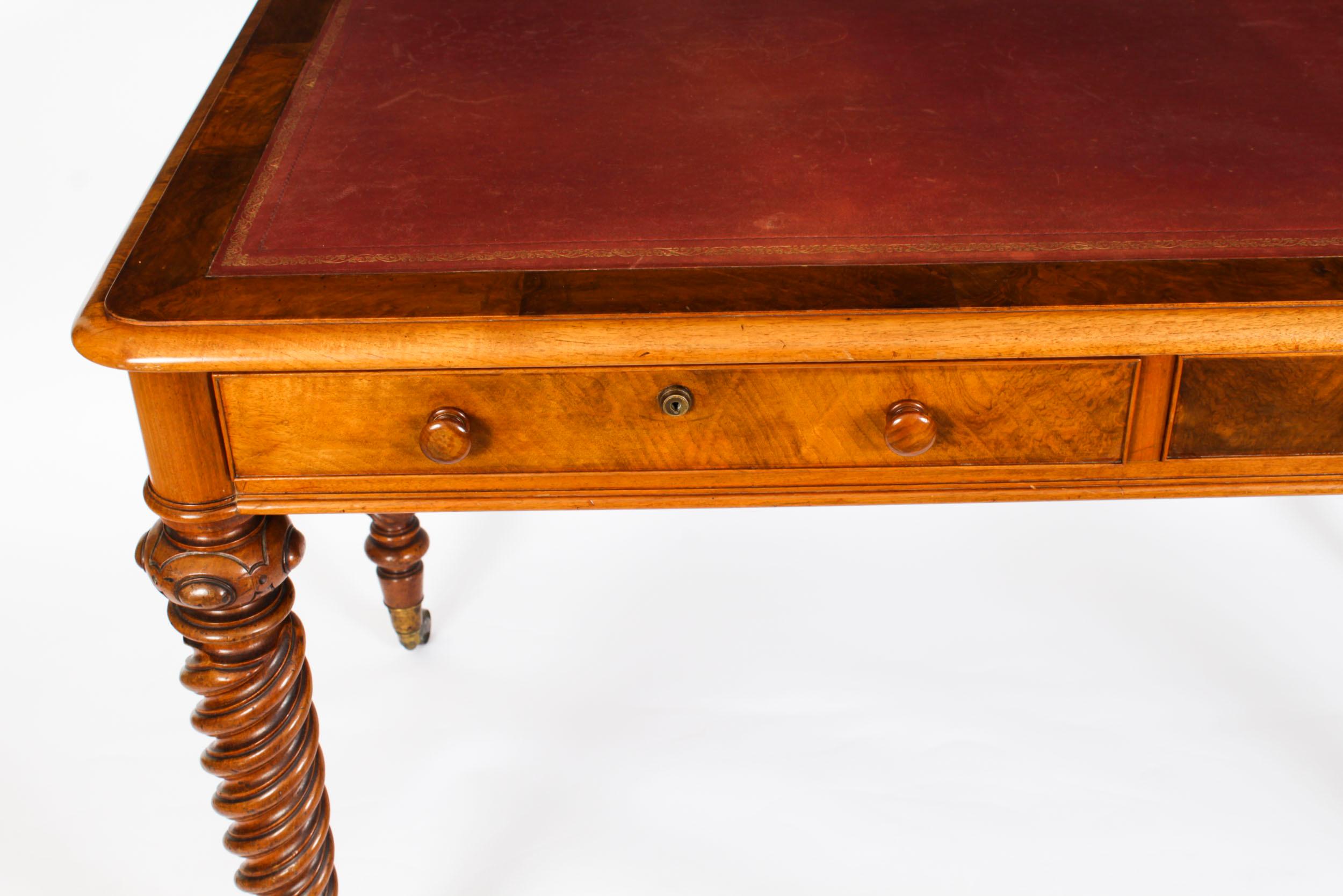Milieu du XIXe siècle Ancienne table à écrire victorienne en noyer Bureau Hindley & Sons 19ème siècle en vente