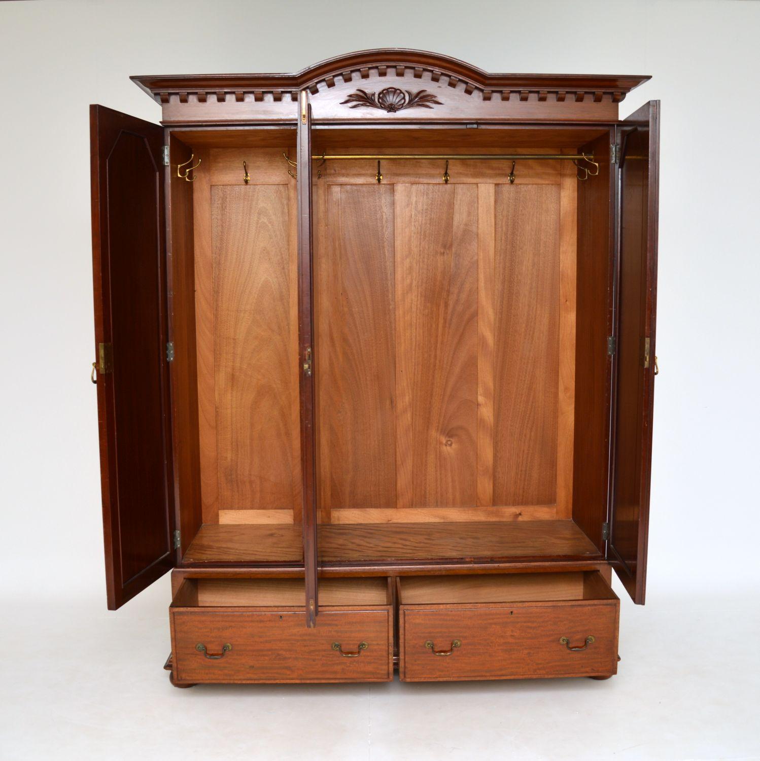 Antique Victorian Wardrobe by James Shoolbred In Good Condition In London, GB