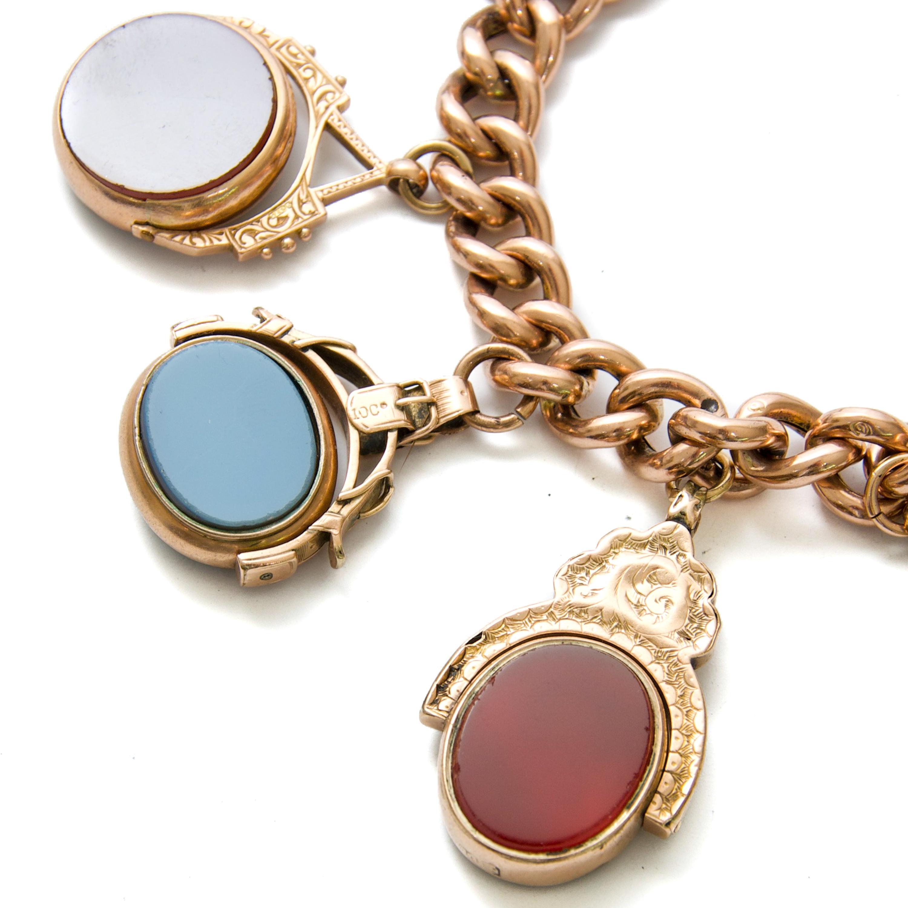 Antico orologio con pietre preziose, portachiavi, braccialetto a catena con charme in vendita 1