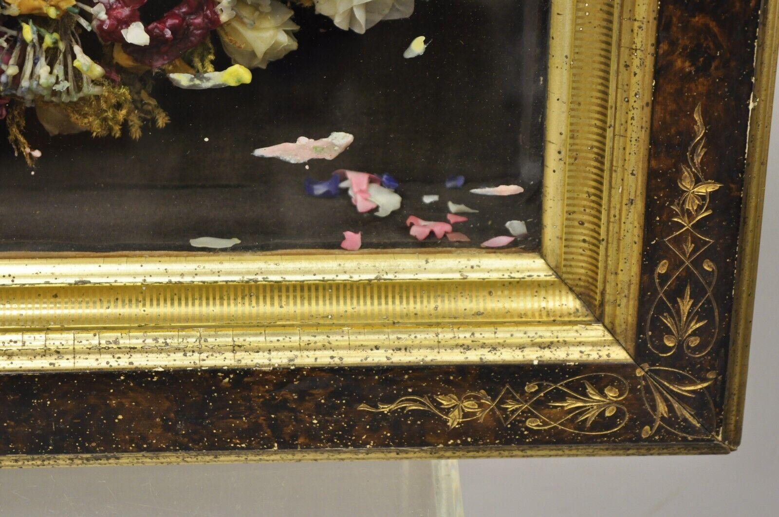 Antique coffret de deuil victorien en forme de couronne de deuil avec fleurs et cadre floral Oddity en vente 2