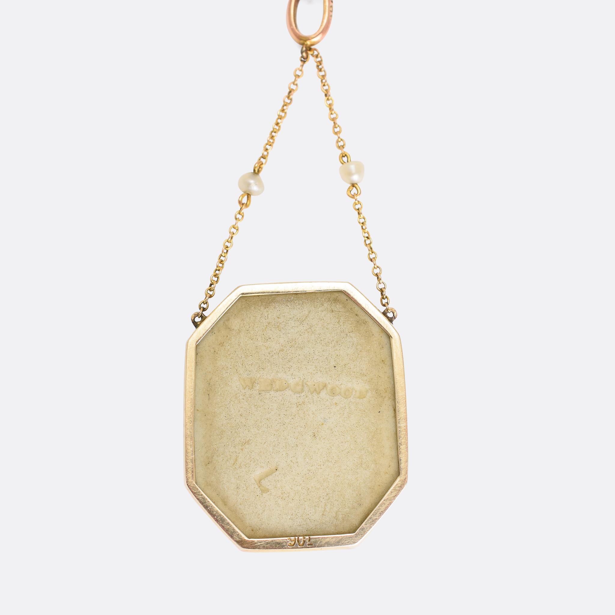 wedgwood cameo pendant
