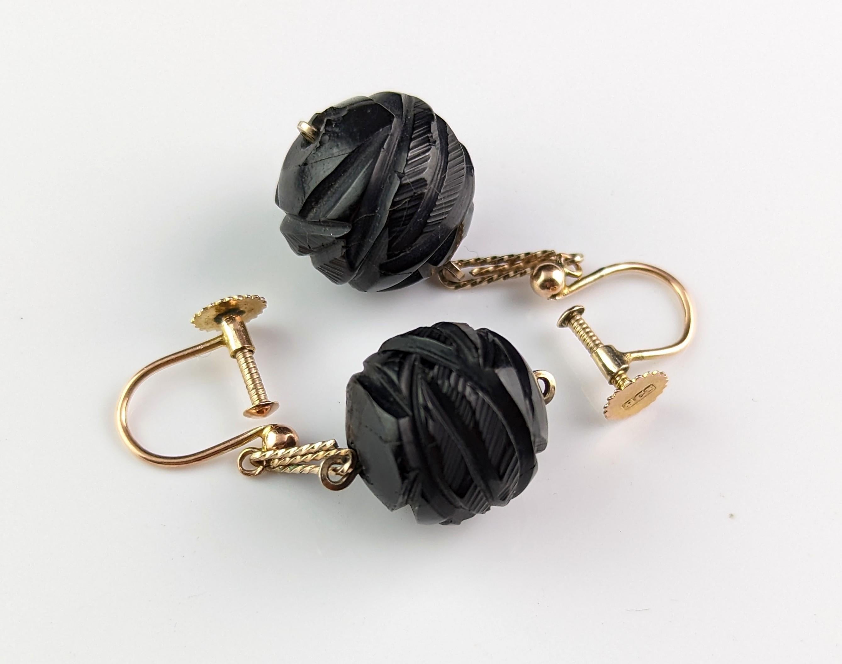 Antique Victorian Whitby Jet Earrings, 9k Gold, Screw Back For Sale 4