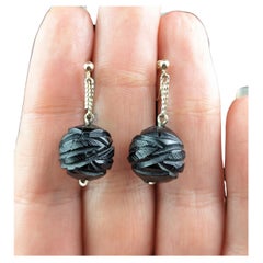 Boucles d'oreilles victoriennes anciennes Whitby Jet en or 9 carats, dos à vis 