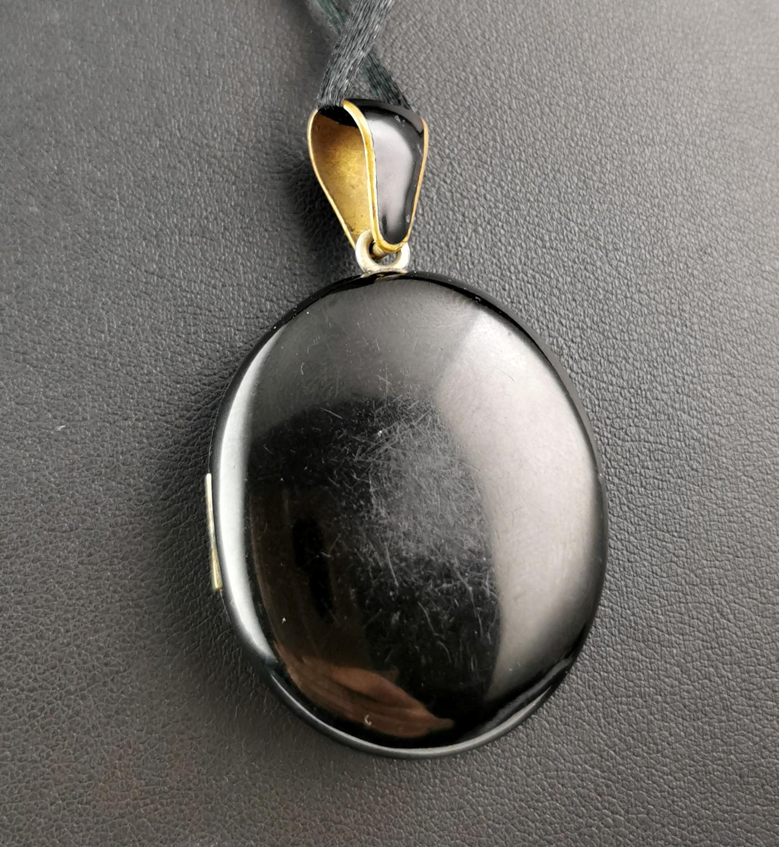 Antique Victorian Whitby Jet mourning locket, Mining  10