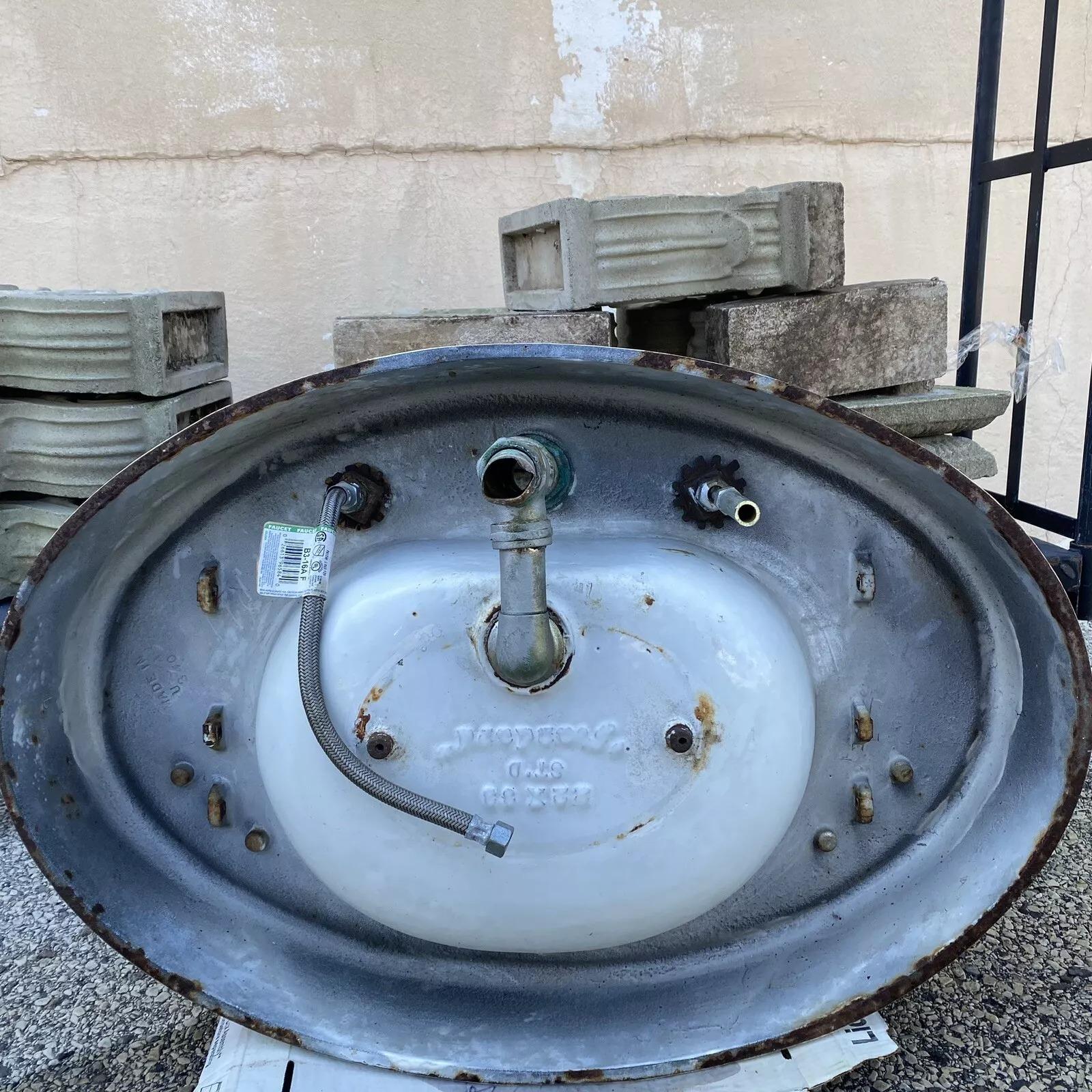 Antiguo Lavabo de Pedestal de Esmalte de Porcelana de Hierro Fundido Blanco Victoriano en venta 5