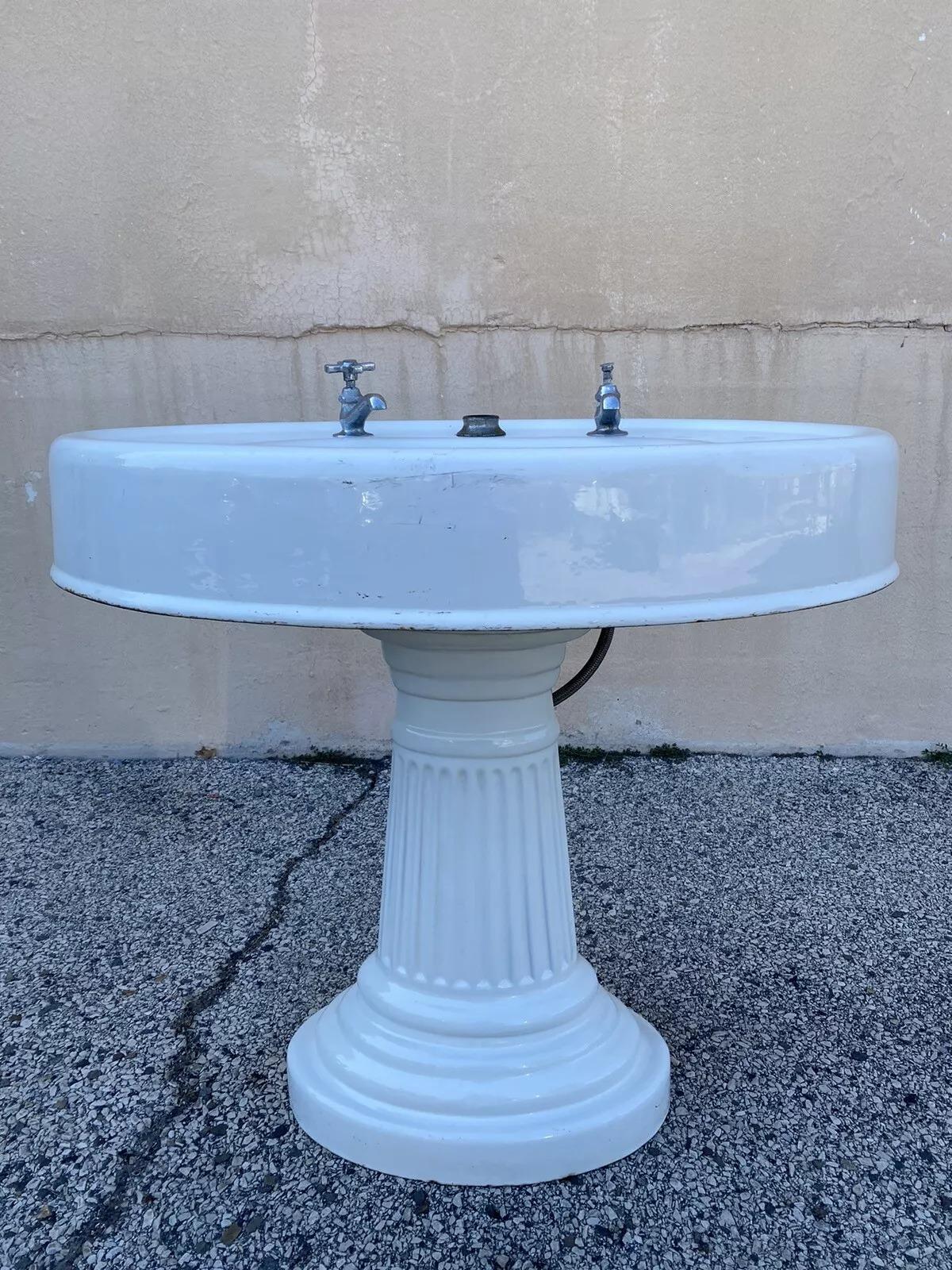 Antiguo Lavabo de Pedestal de Esmalte de Porcelana de Hierro Fundido Blanco Victoriano siglo XX en venta