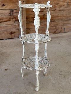 Ancienne Sellette victorienne en fonte blanche à trois étages pour plantes