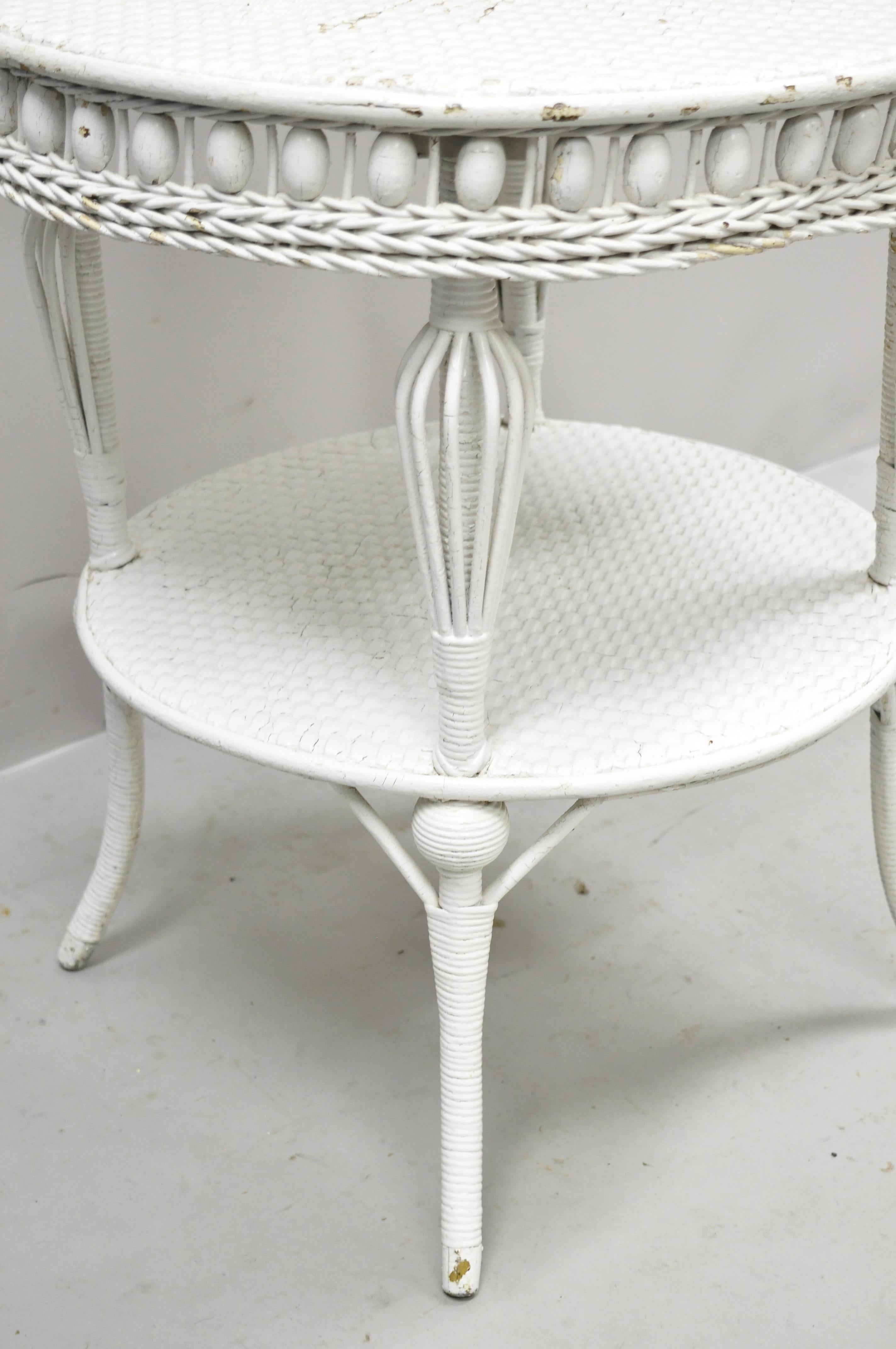 North American Antique Victorian White Wicker 2 Tier Round Accent Sunroom Parlor Lamp Table