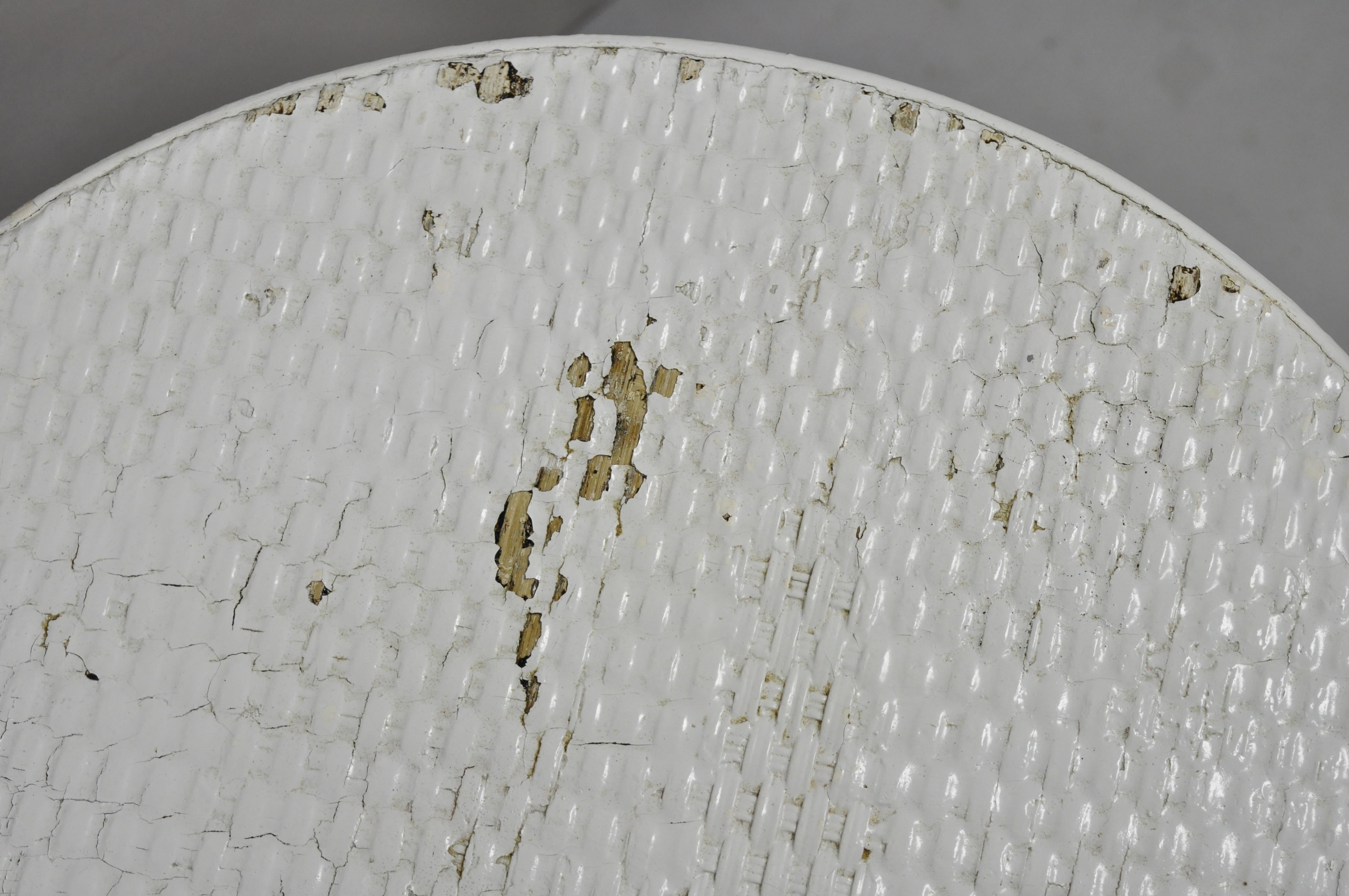 Antique Victorian White Wicker 2 Tier Round Accent Sunroom Parlor Lamp Table 1