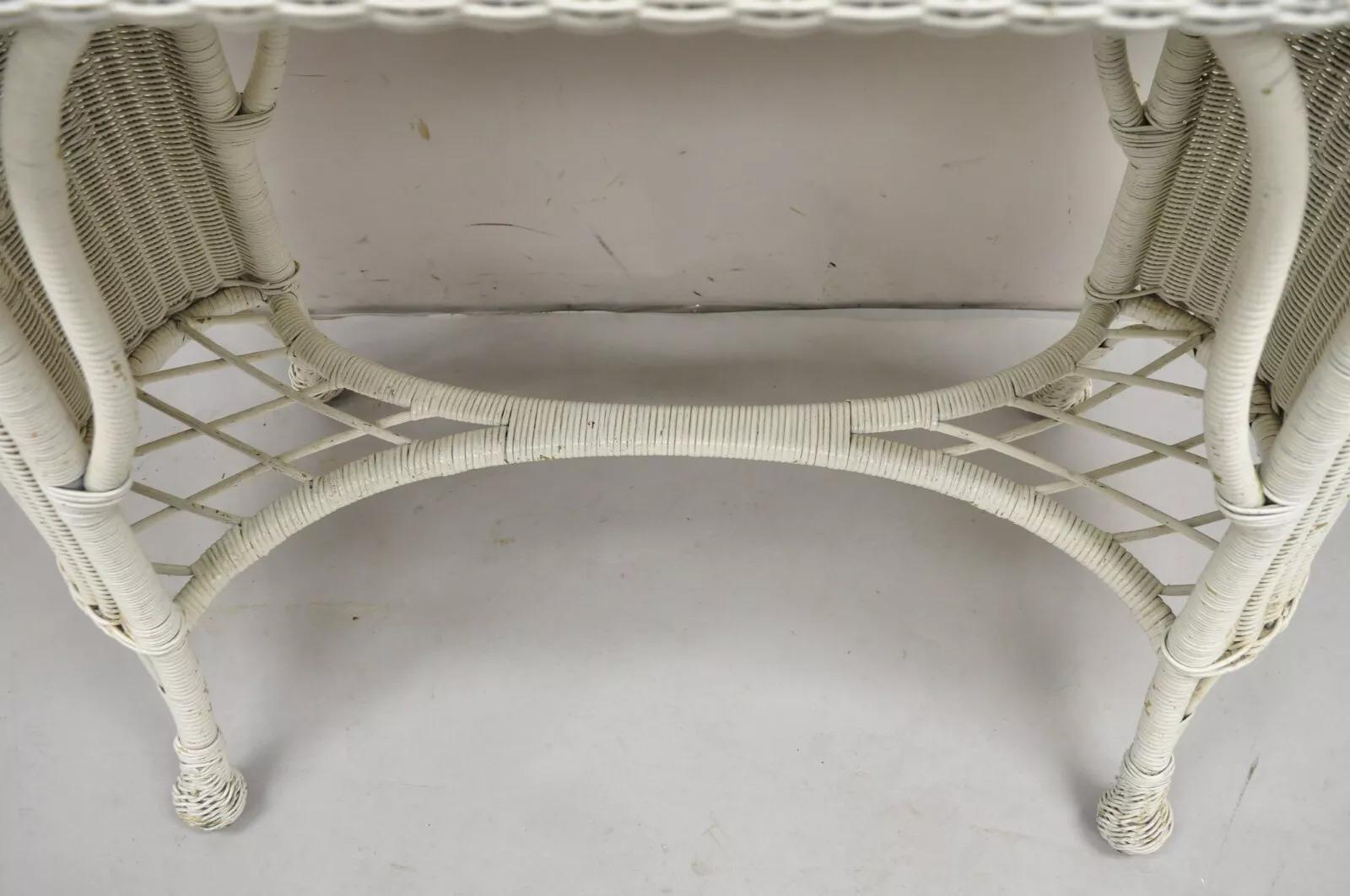 Antique Victorian White Wicker Rattan Console Hall Side Table In Good Condition For Sale In Philadelphia, PA