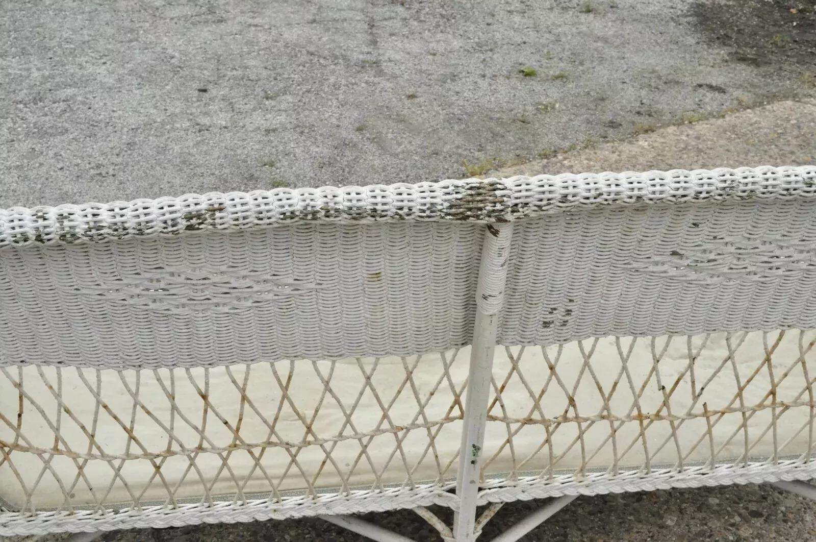 Antico Vittoriano in vimini e rattan per la stanza del sole Mobili da giardino Divano in vendita 5