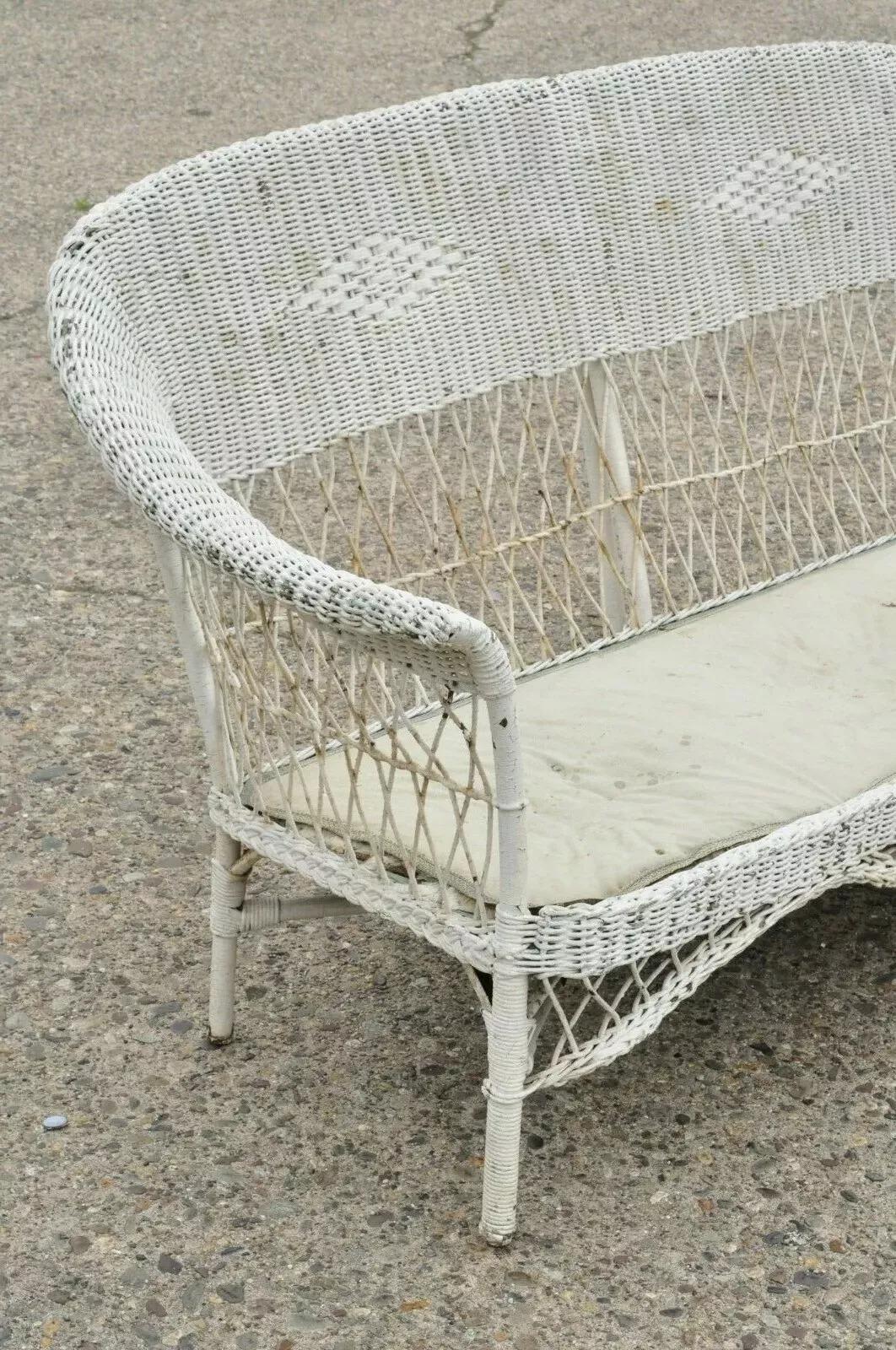 Sconosciuto Antico Vittoriano in vimini e rattan per la stanza del sole Mobili da giardino Divano in vendita