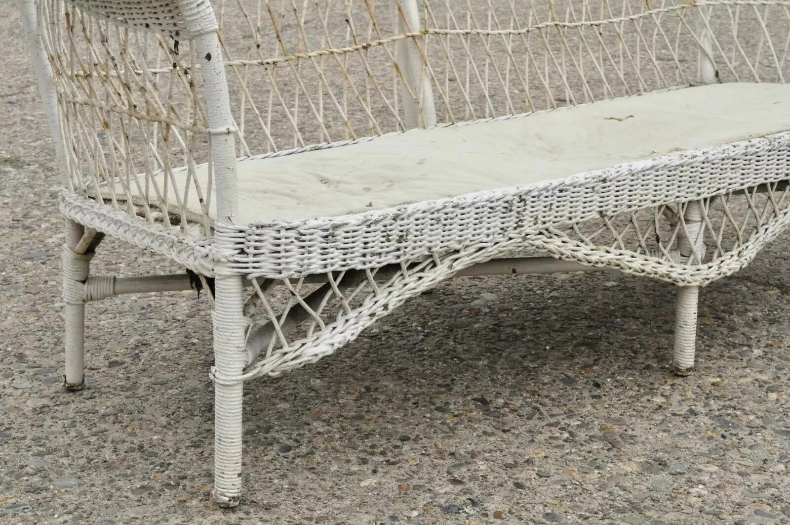 Antico Vittoriano in vimini e rattan per la stanza del sole Mobili da giardino Divano in vendita 1