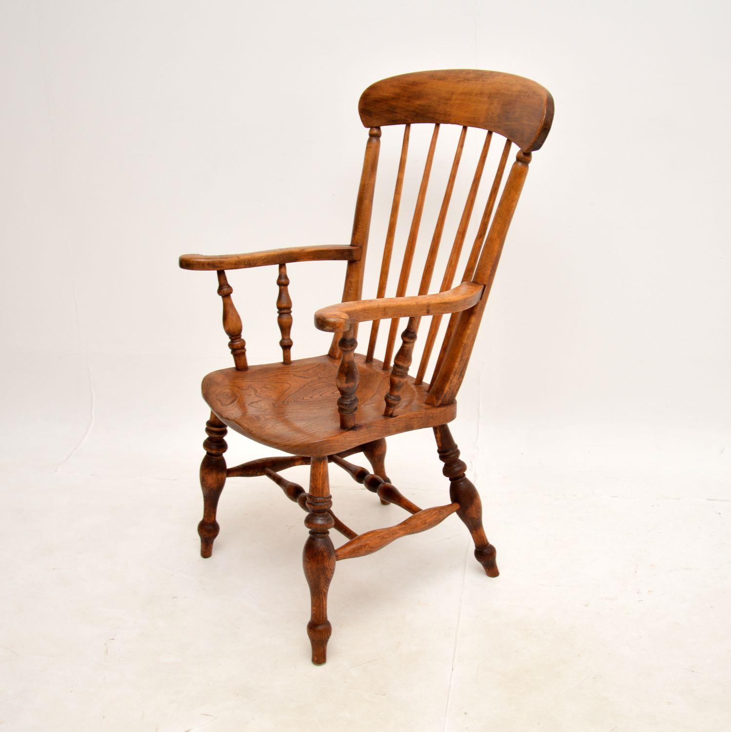 Antique Victorian Windsor Armchair In Good Condition For Sale In London, GB