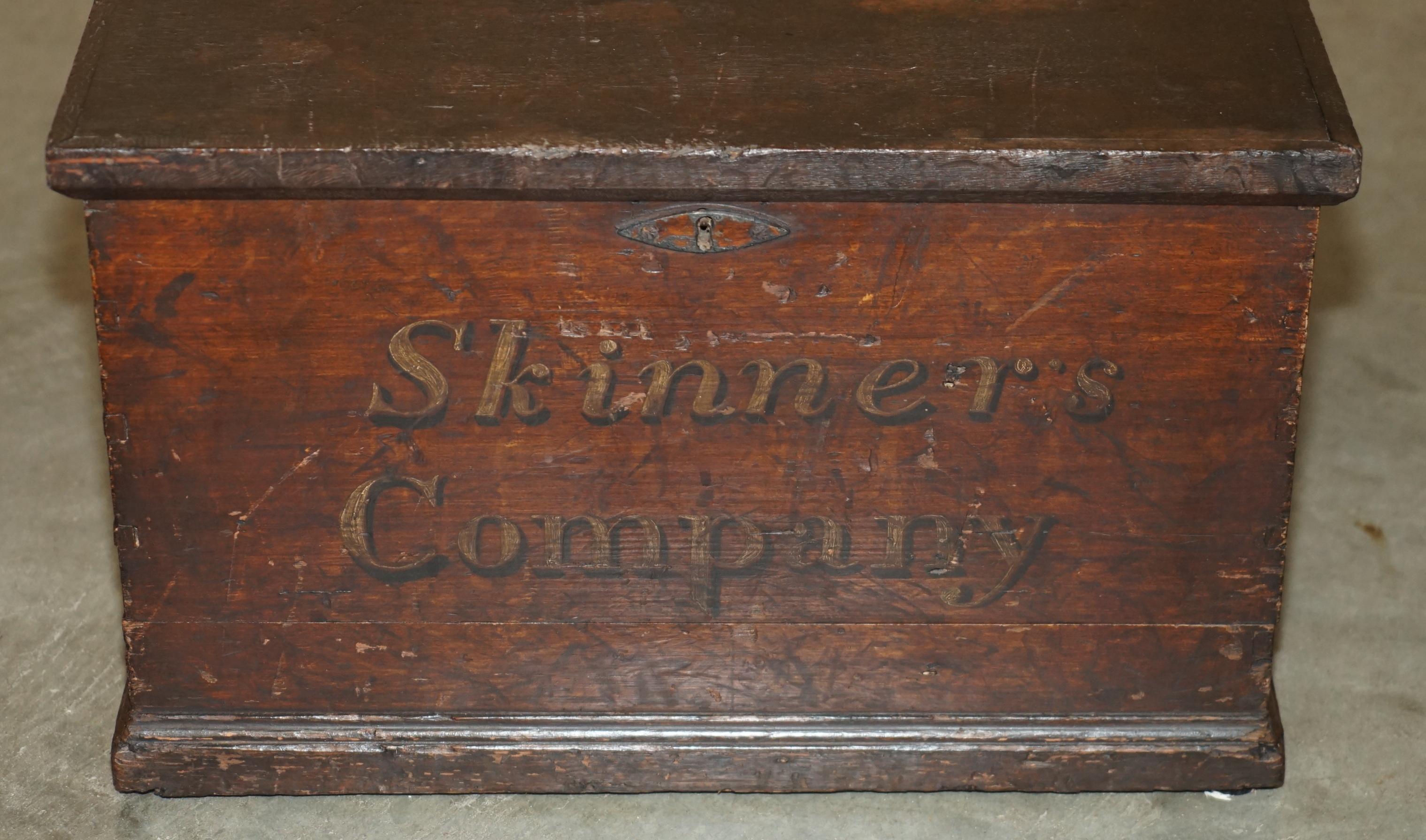 English ANTIQUE ViCTORIAN WORSHIPFUL COMPANY OF SKINNERS CAMPAIGN CHEST PART OF A SUITE For Sale