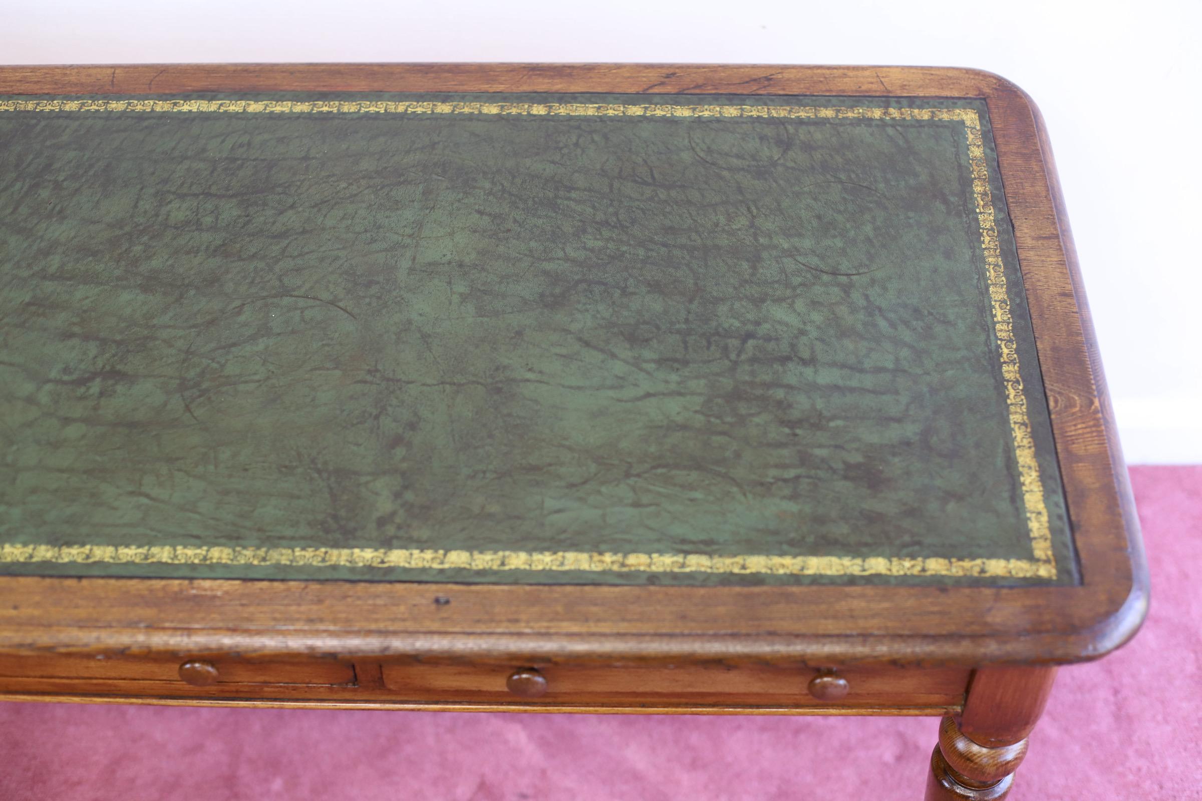 Antique Victorian Writing Desk  For Sale 11