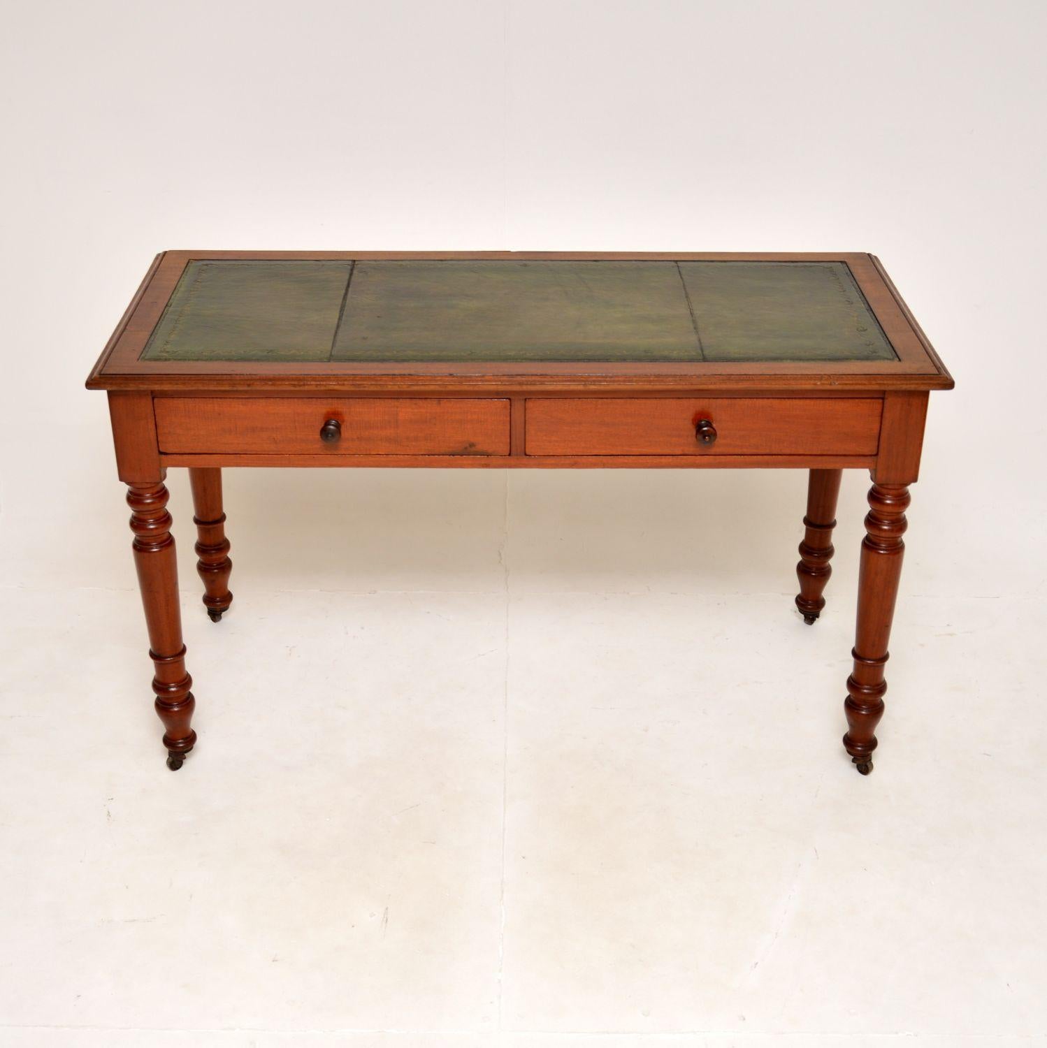 A smart and very well made antique Victorian writing table / desk by James Shoolbred. This was made in England, it dates from around the 1860-1880 period.

James Shoolbred was a very high end manufacturer, and this is of superb quality. It is a very