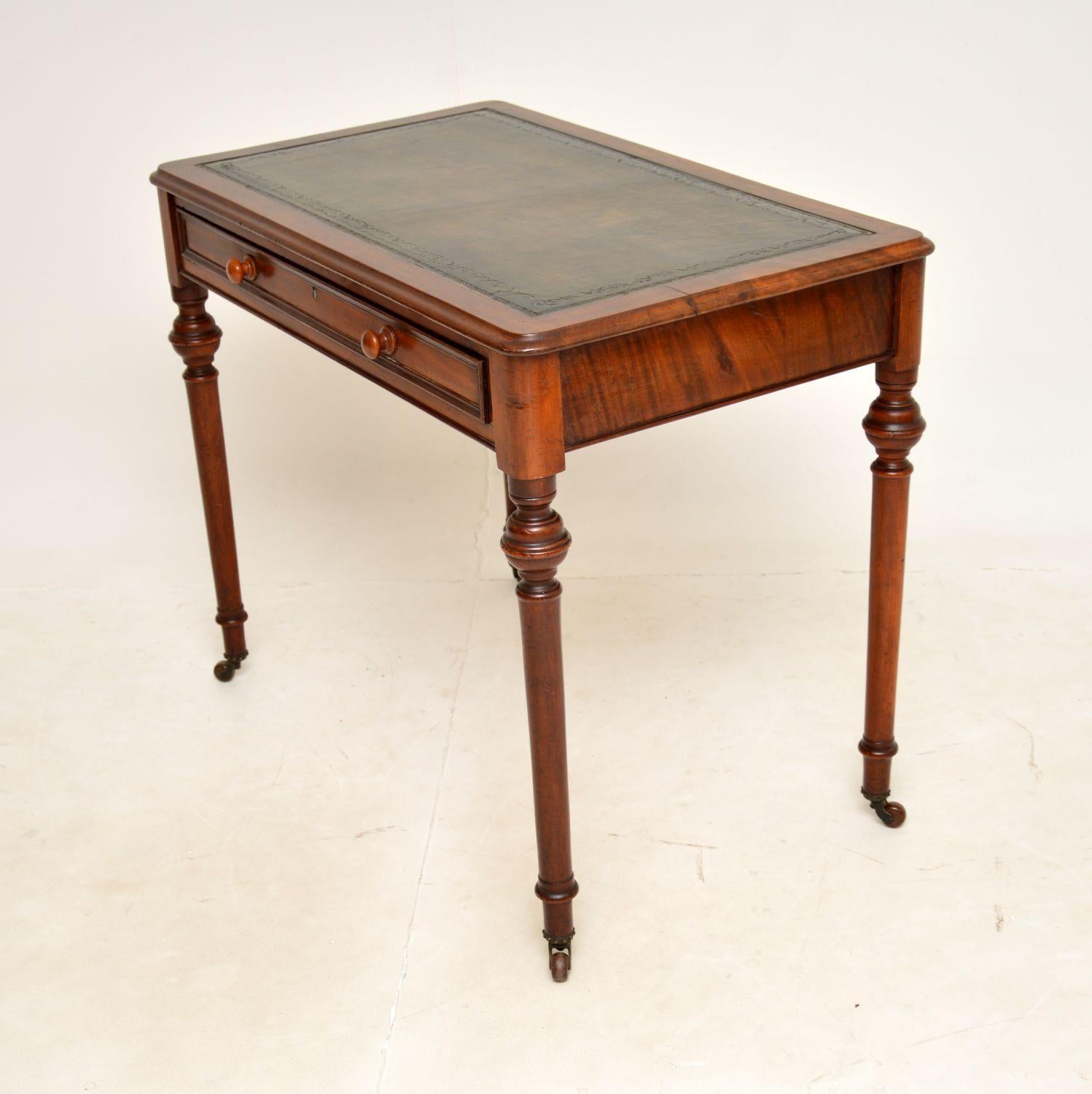 Antique Victorian Writing Table / Desk In Good Condition For Sale In London, GB