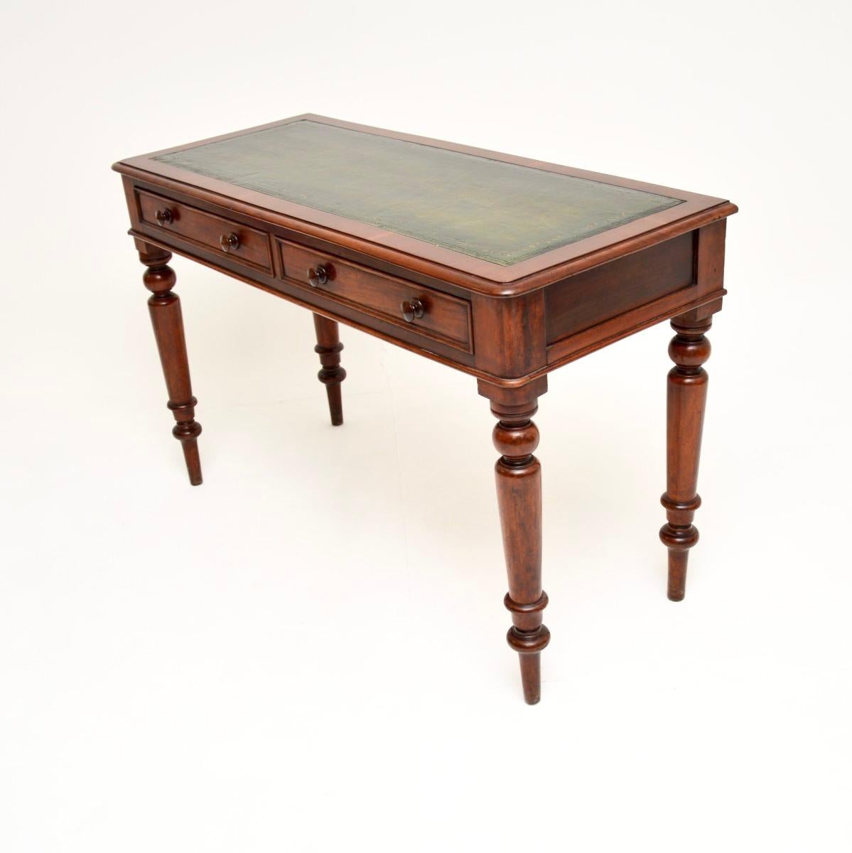Mesa escritorio victoriana antigua Británico
