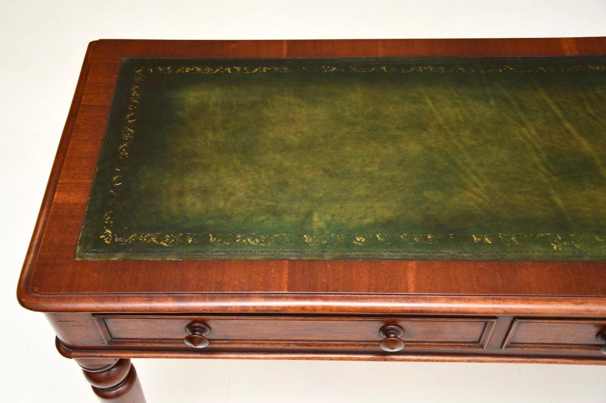 Mesa escritorio victoriana antigua Cuero